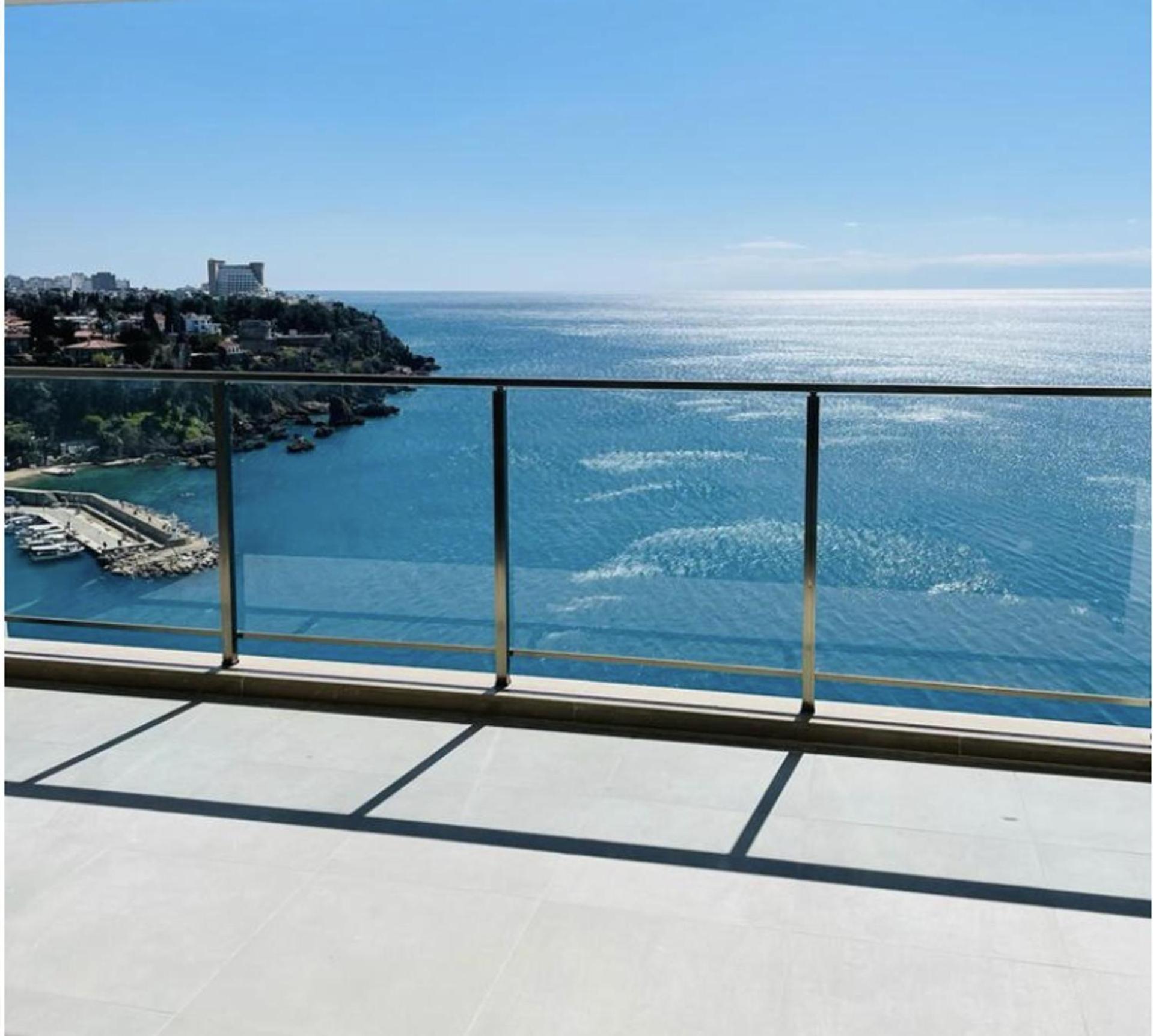 Blue-tiful Sea Horizon *