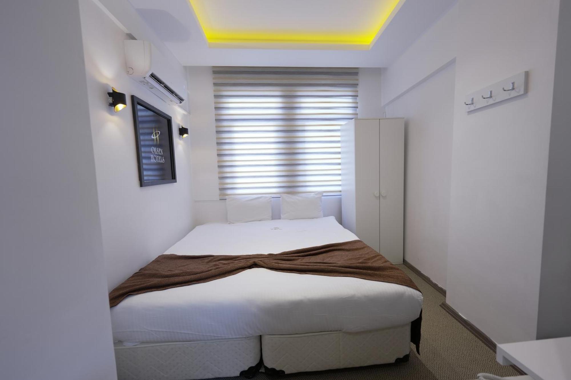 Olsen Hotel *