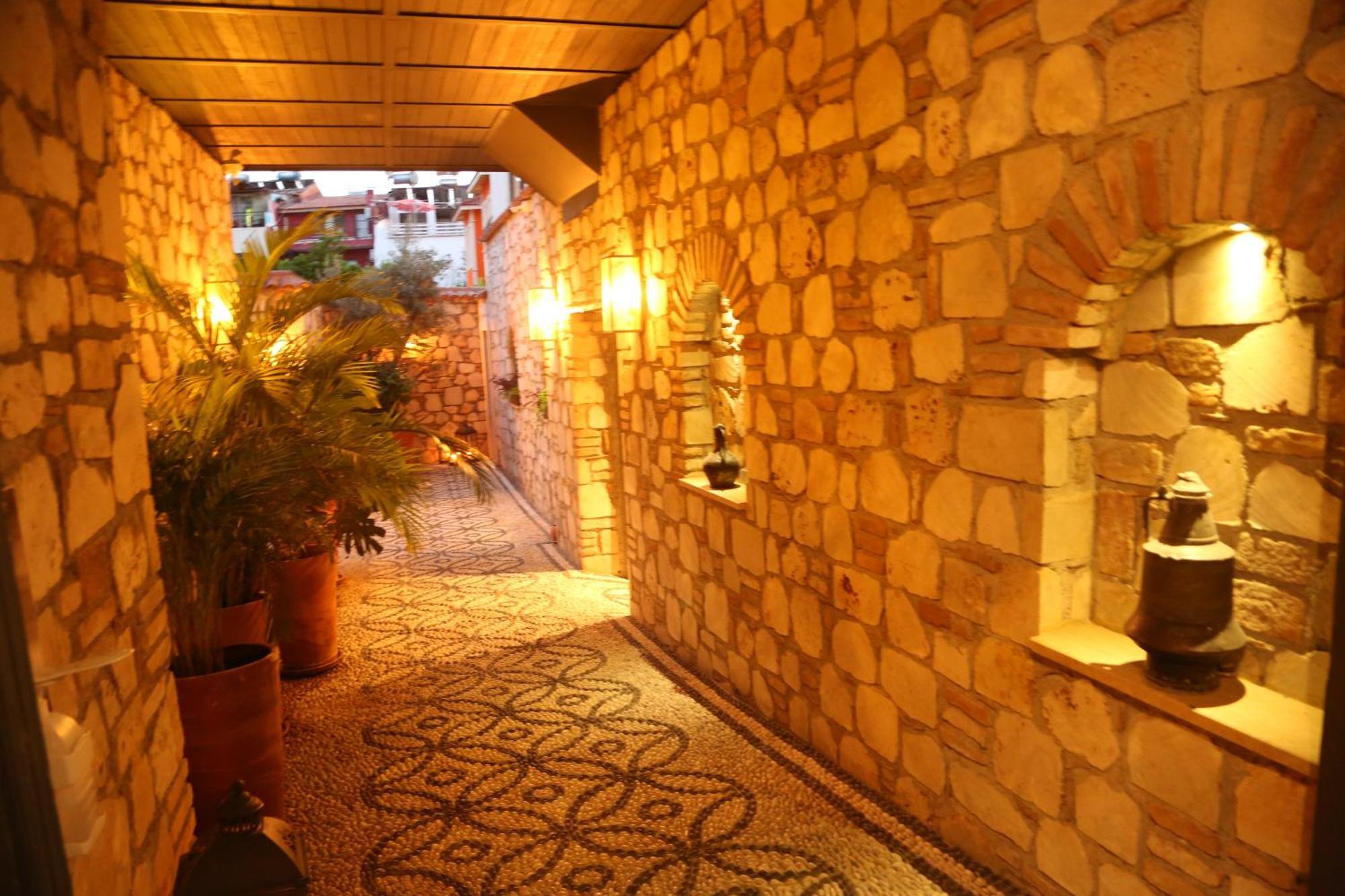 Apartment Magnificent Flat With Patio Near Hadrian's Gate