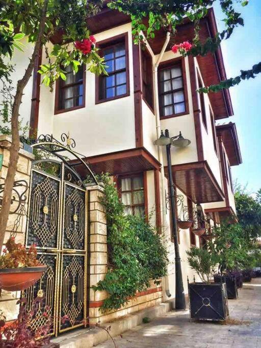 Sultan Suite, Entrance Floor Apartment