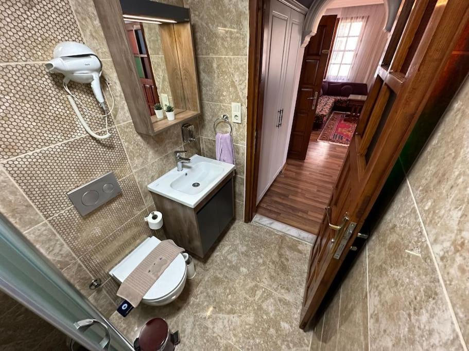 Pasha Suite, Floor *