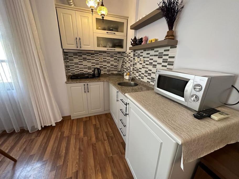 Pasha Suite, Floor *