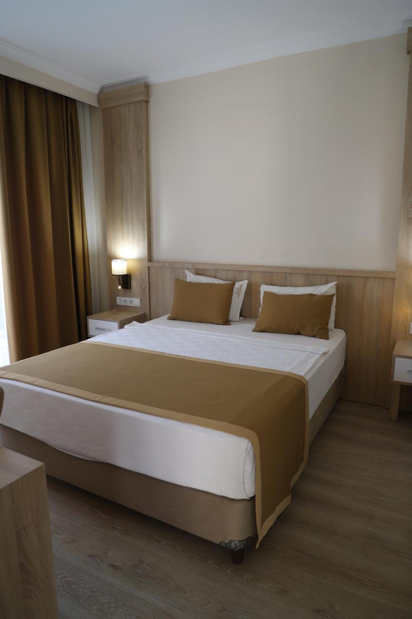 Hotel Lara Garden Butik 2*