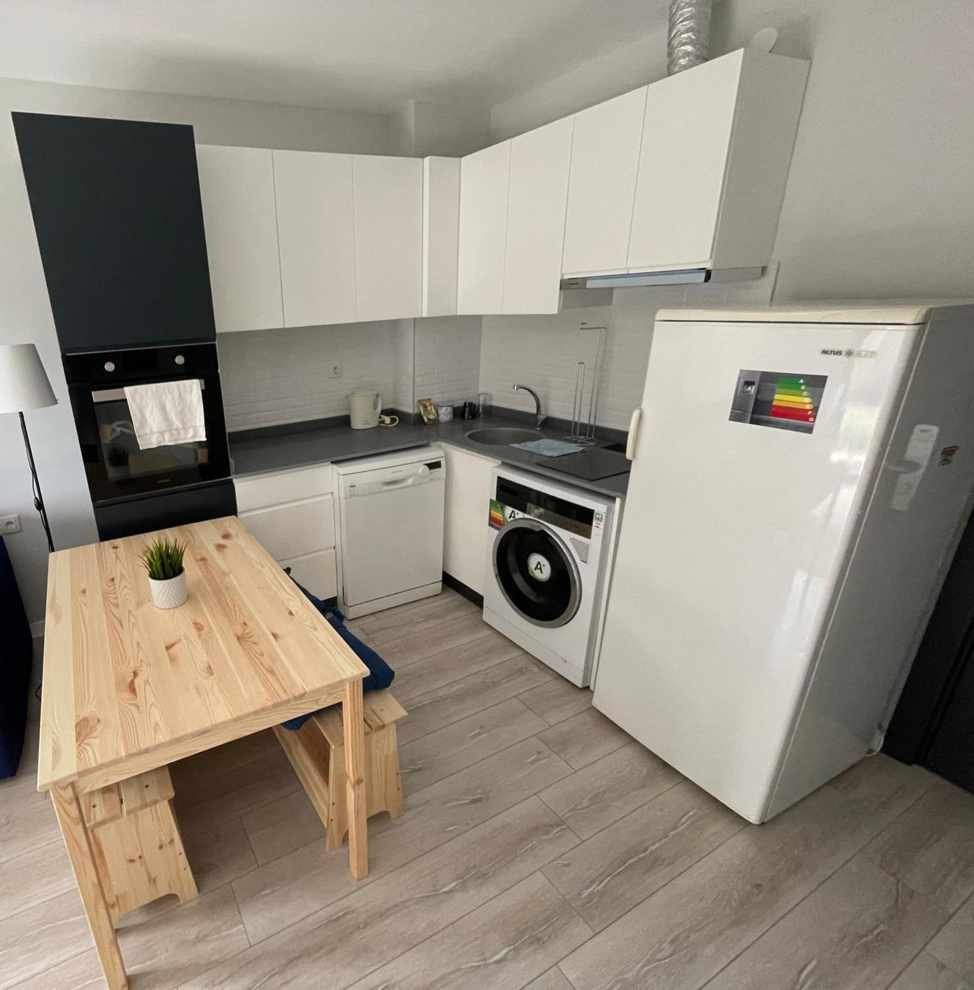 Flat For Rent 5 Minute From Airport Apartment