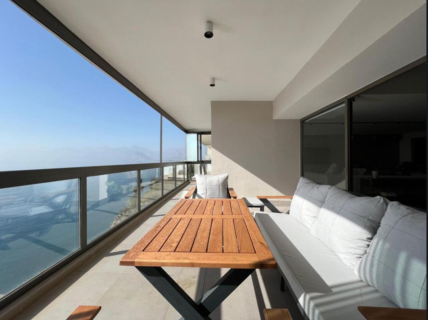Blue-tiful Sea Horizon Apartment
