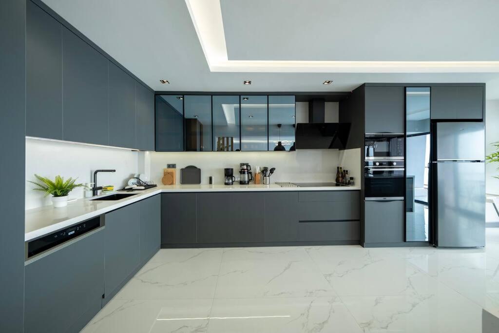 The Sea Cliff Signature Apartment