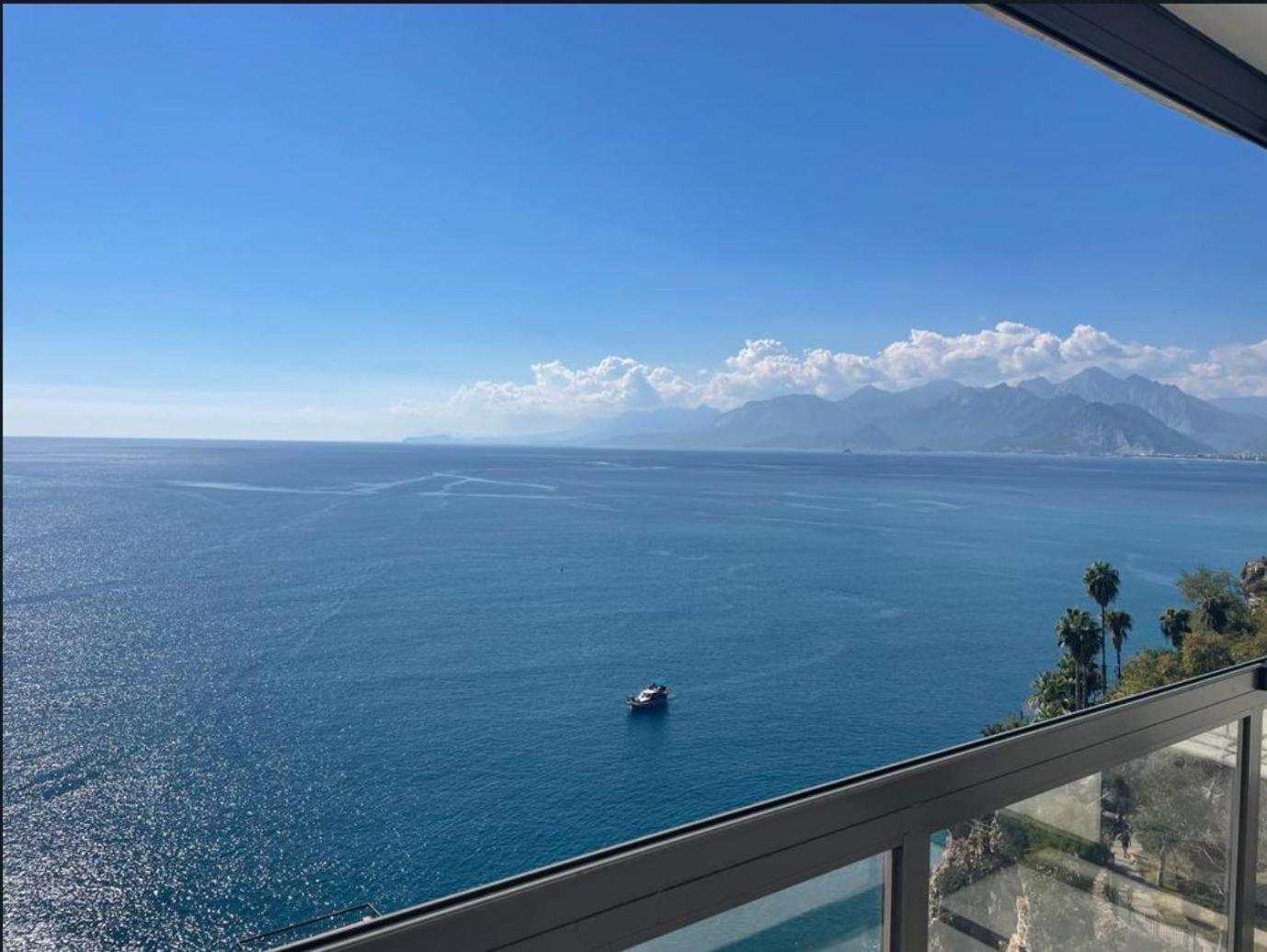 Blue-tiful Sea Horizon Antalya