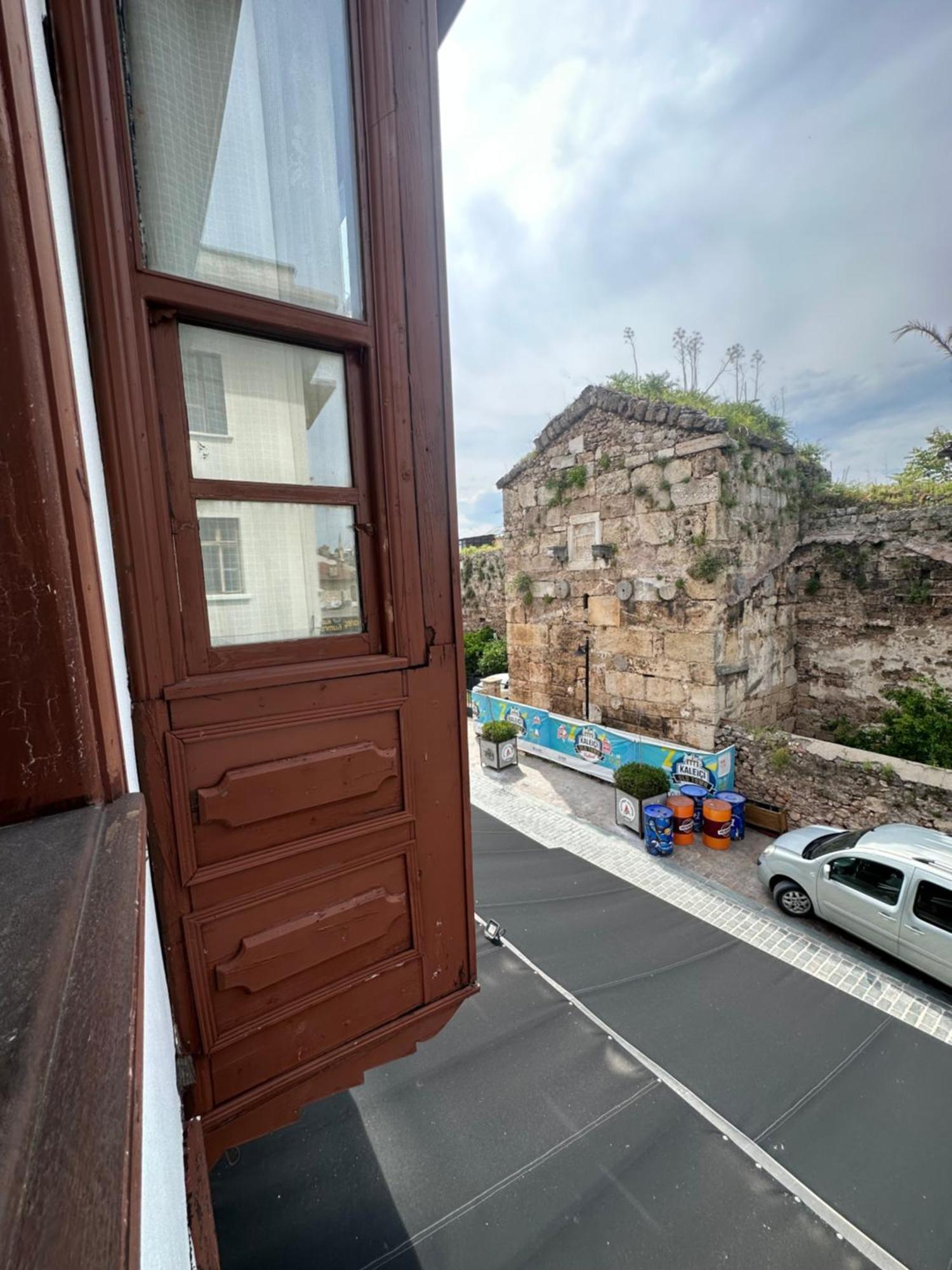 Hostel Lords & Pub Antalya