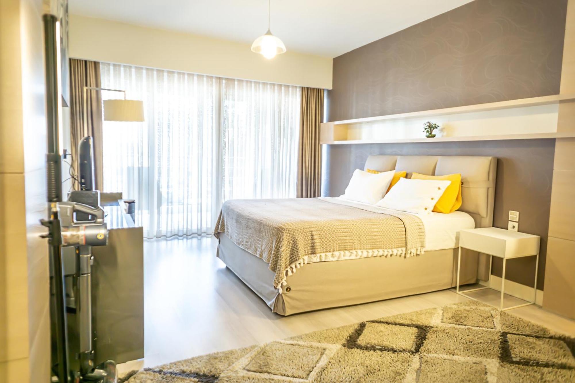 Downtown Oasis - Spacious Modern 3-br Flat Near Beachpark Apartment