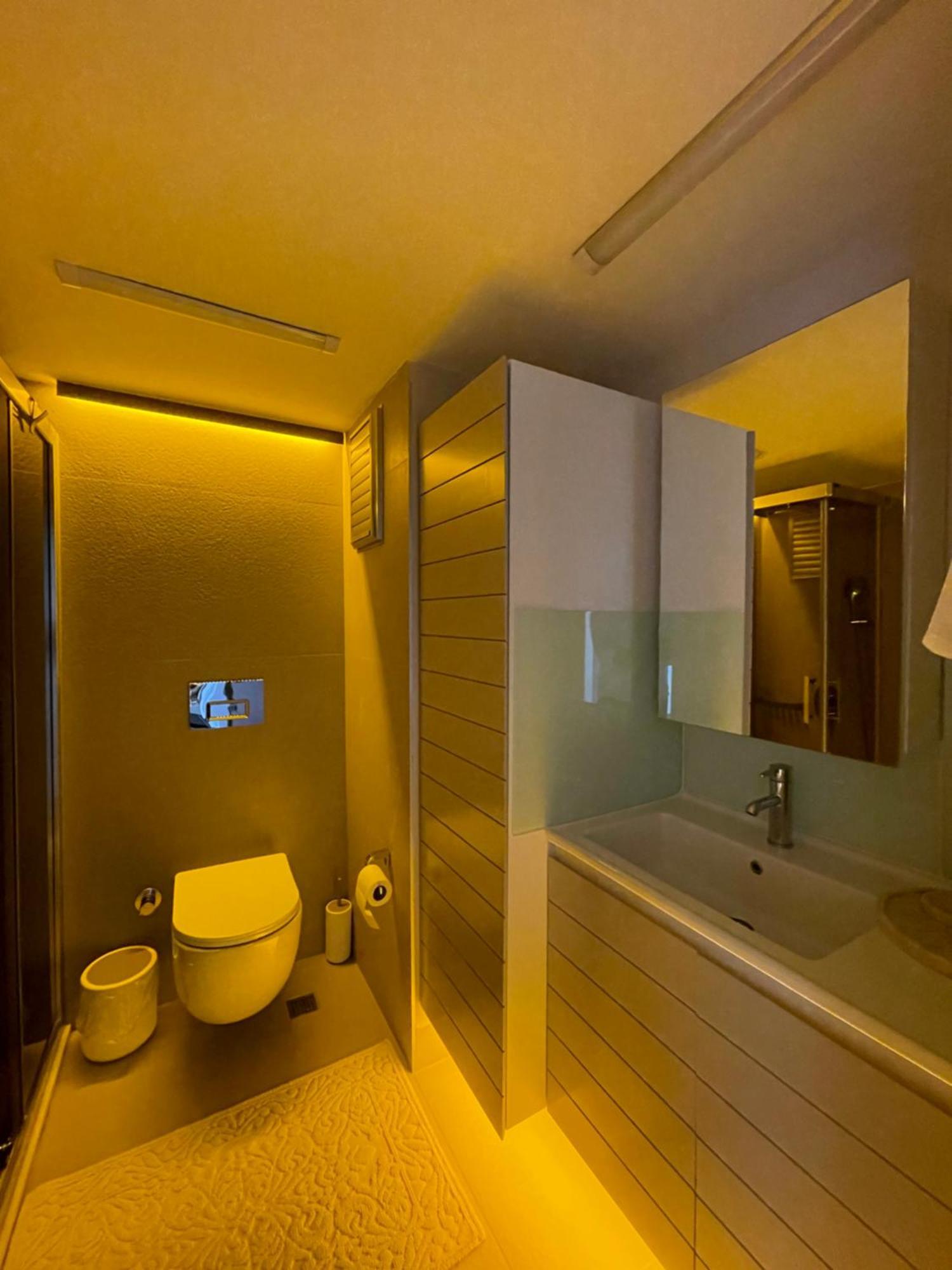 Downtown Oasis - Spacious Modern 3-br Flat Near Beachpark Apartment Antalya