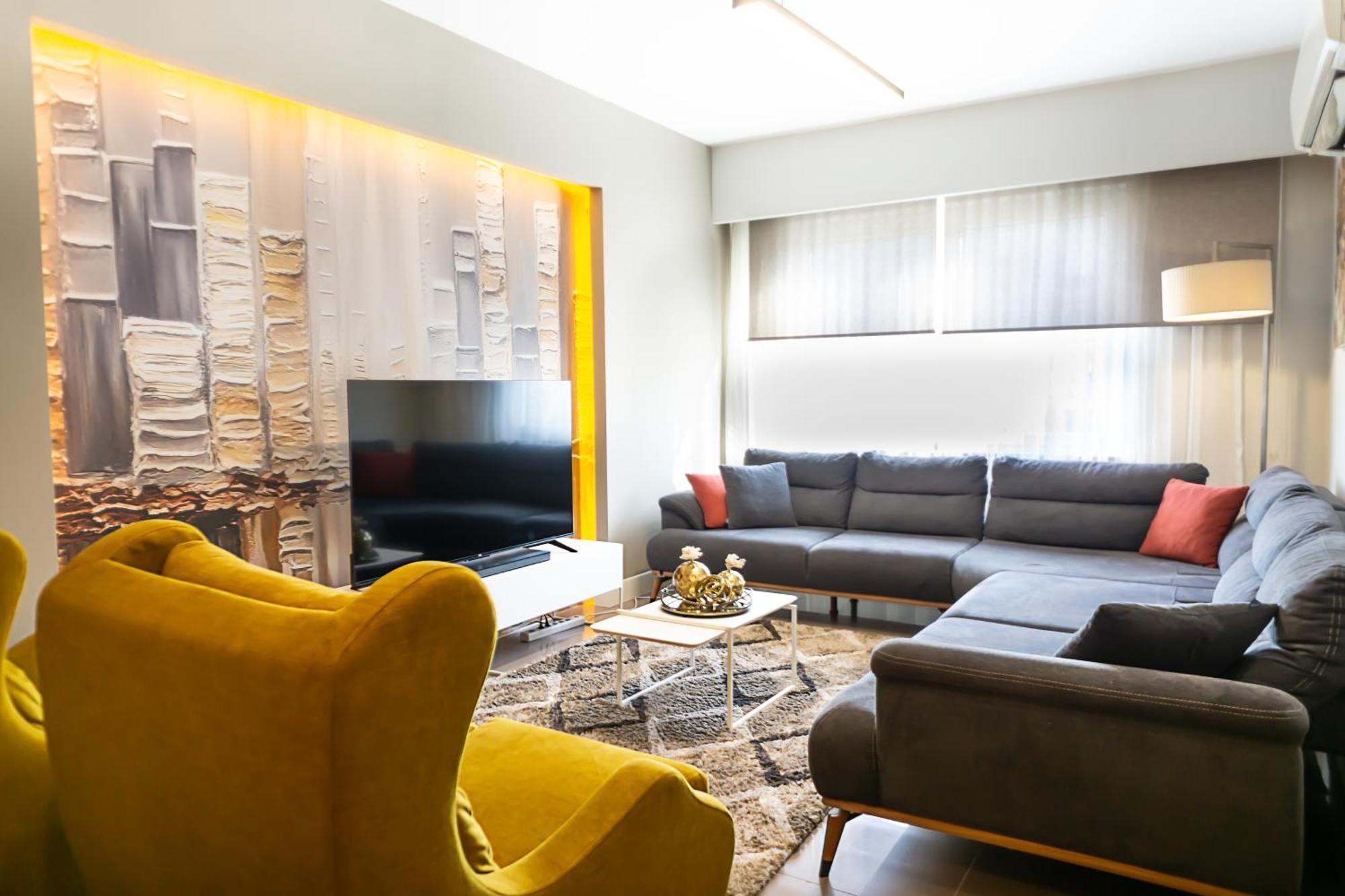 Downtown Oasis - Spacious Modern 3-br Flat Near Beachpark *