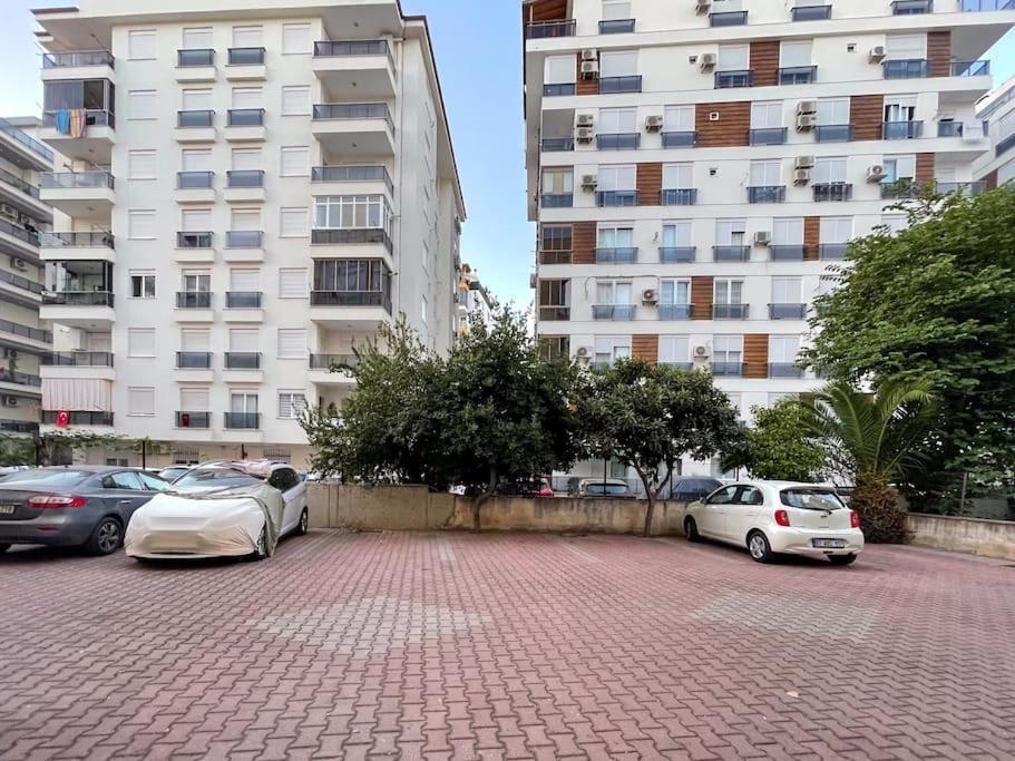 Downtown Oasis - Spacious Modern 3-br Flat Near Beachpark Apartment