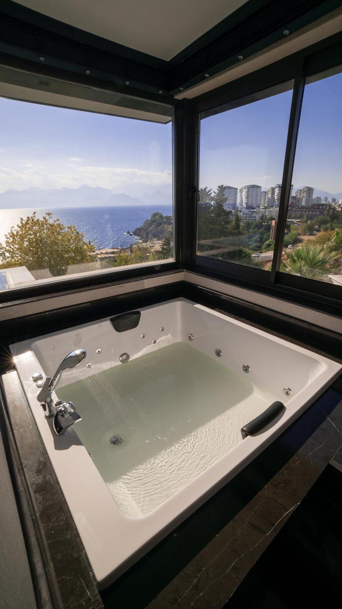 Lara Vista Suits & Spa Hotel *