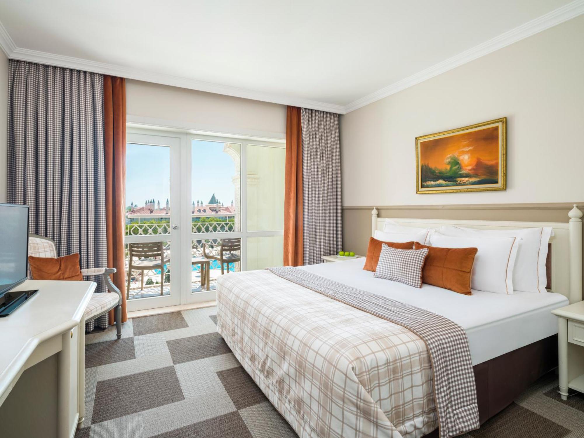 Resort Kremlin Palace Antalya