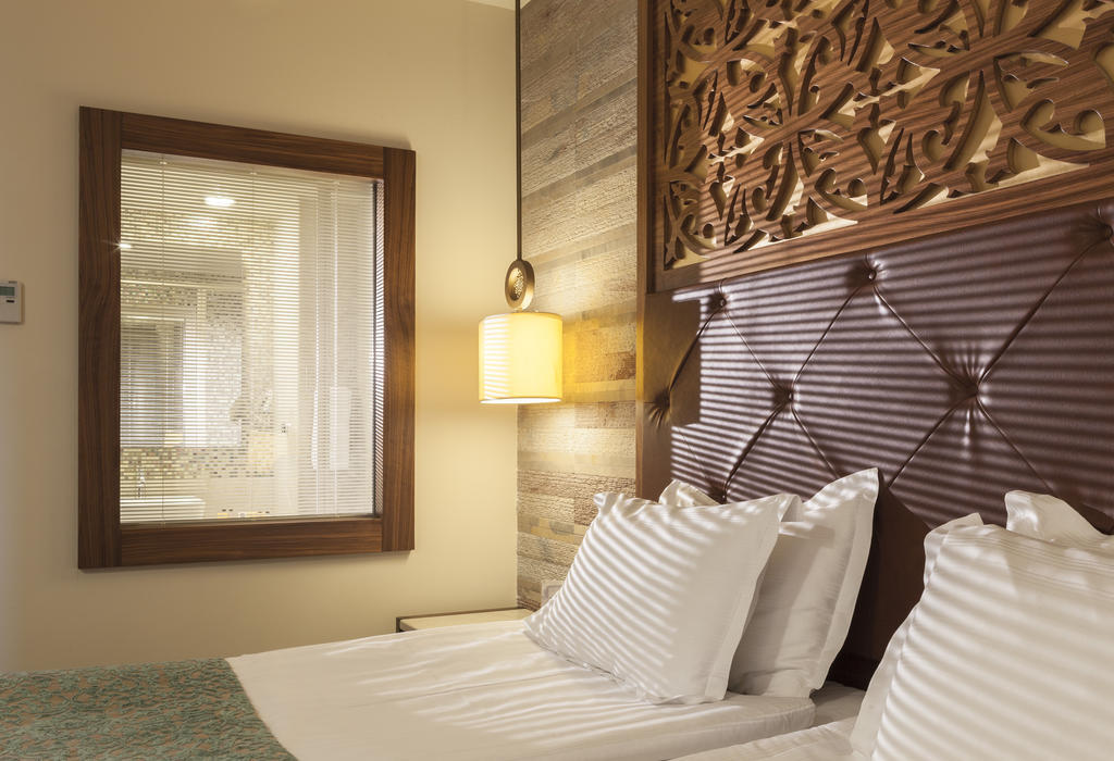 Melas Lara 5* Antalya