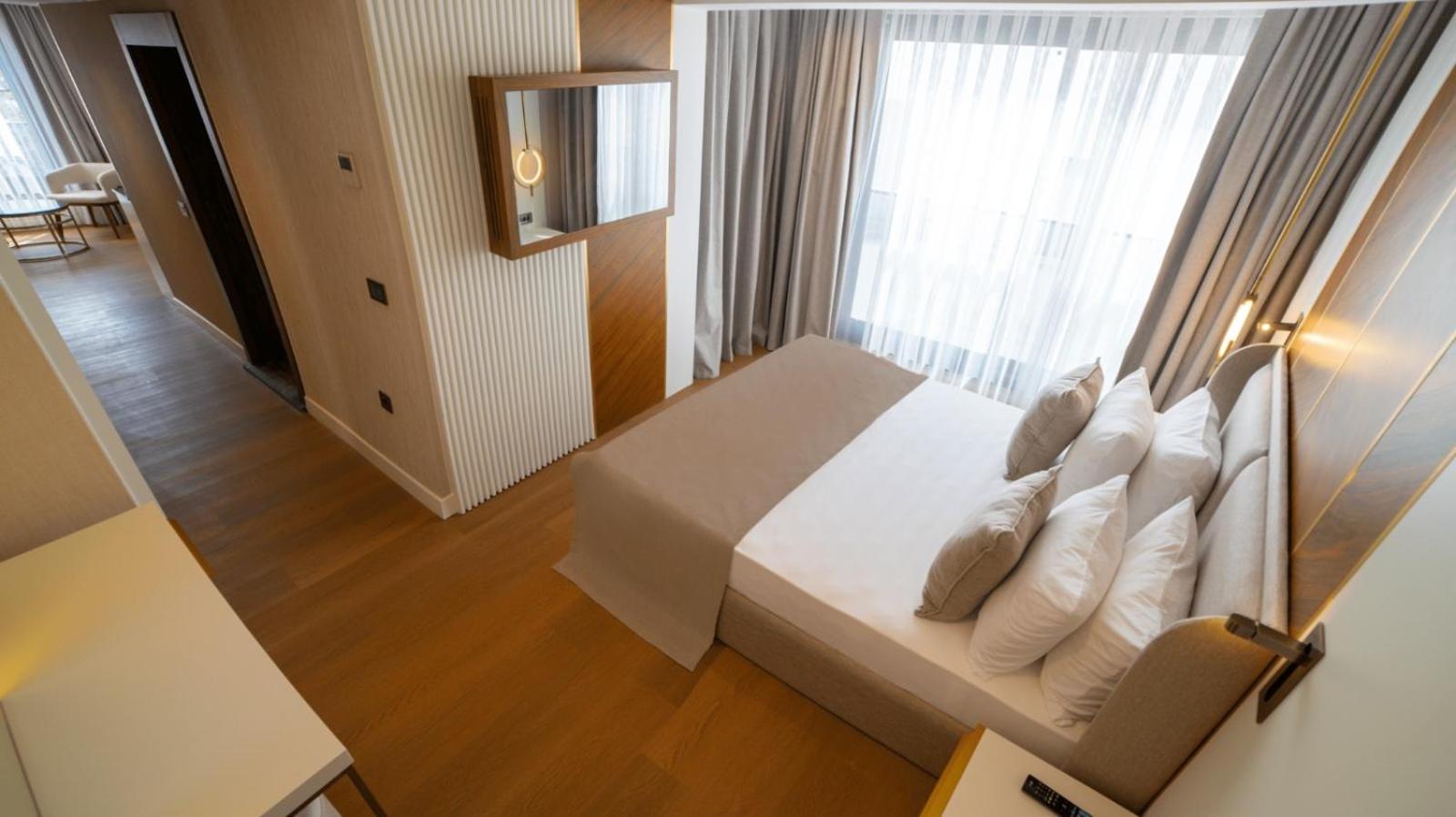 Hotel Lara Vista Suits & Spa *