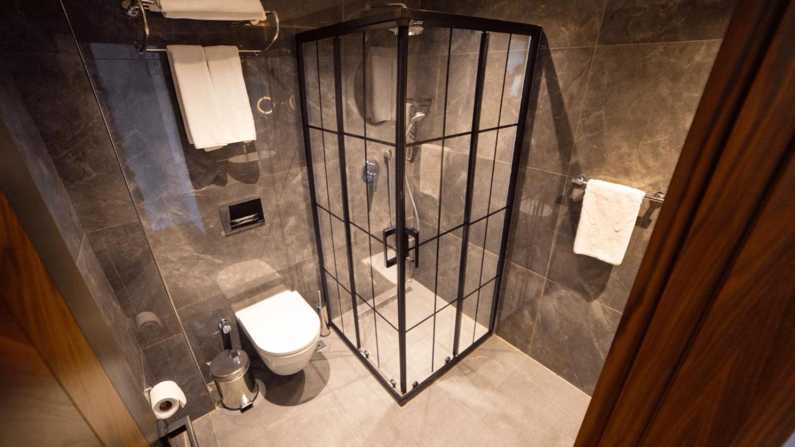 Lara Vista Suits & Spa Hotel *