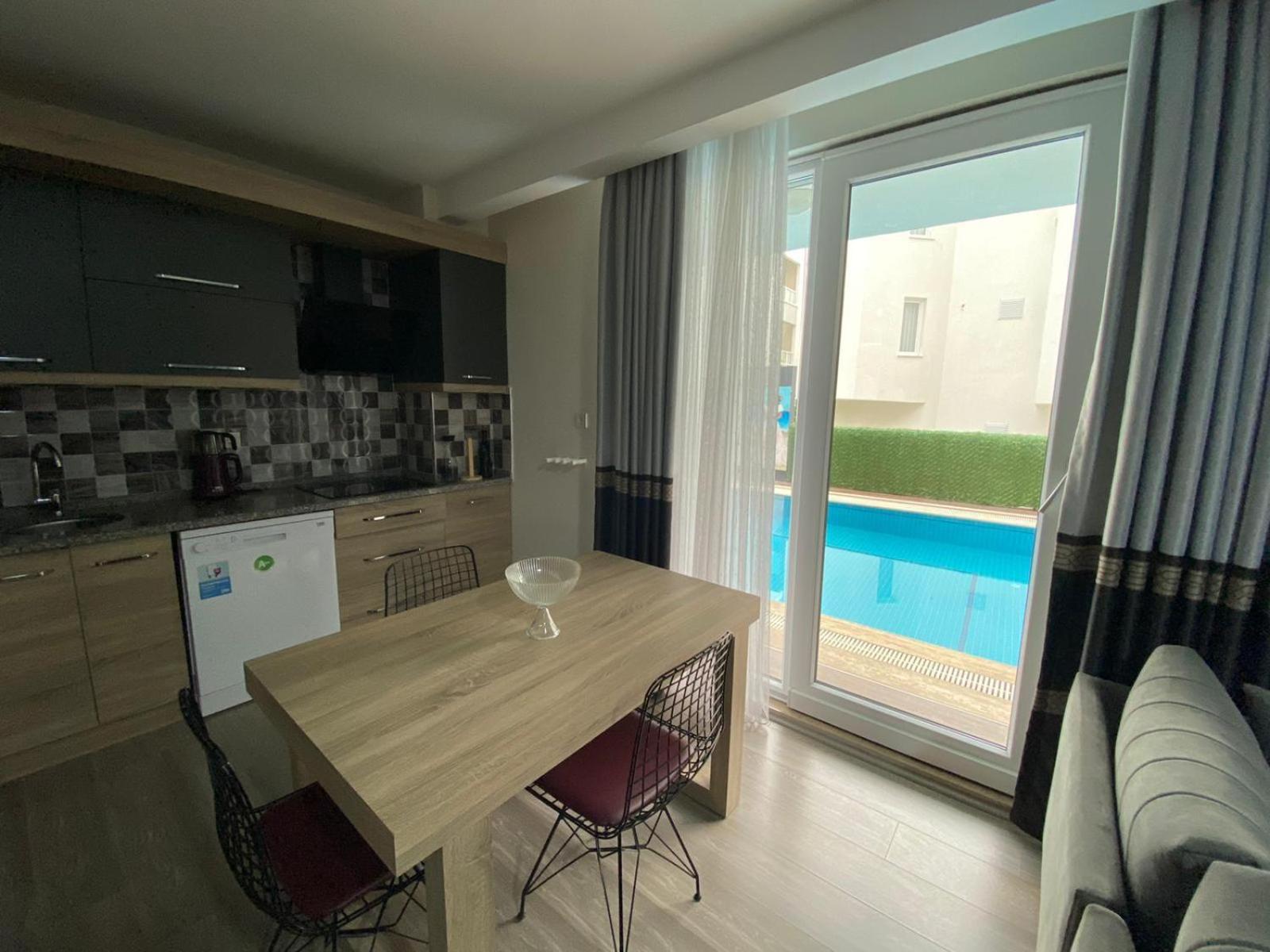 Elanis Aparthotel