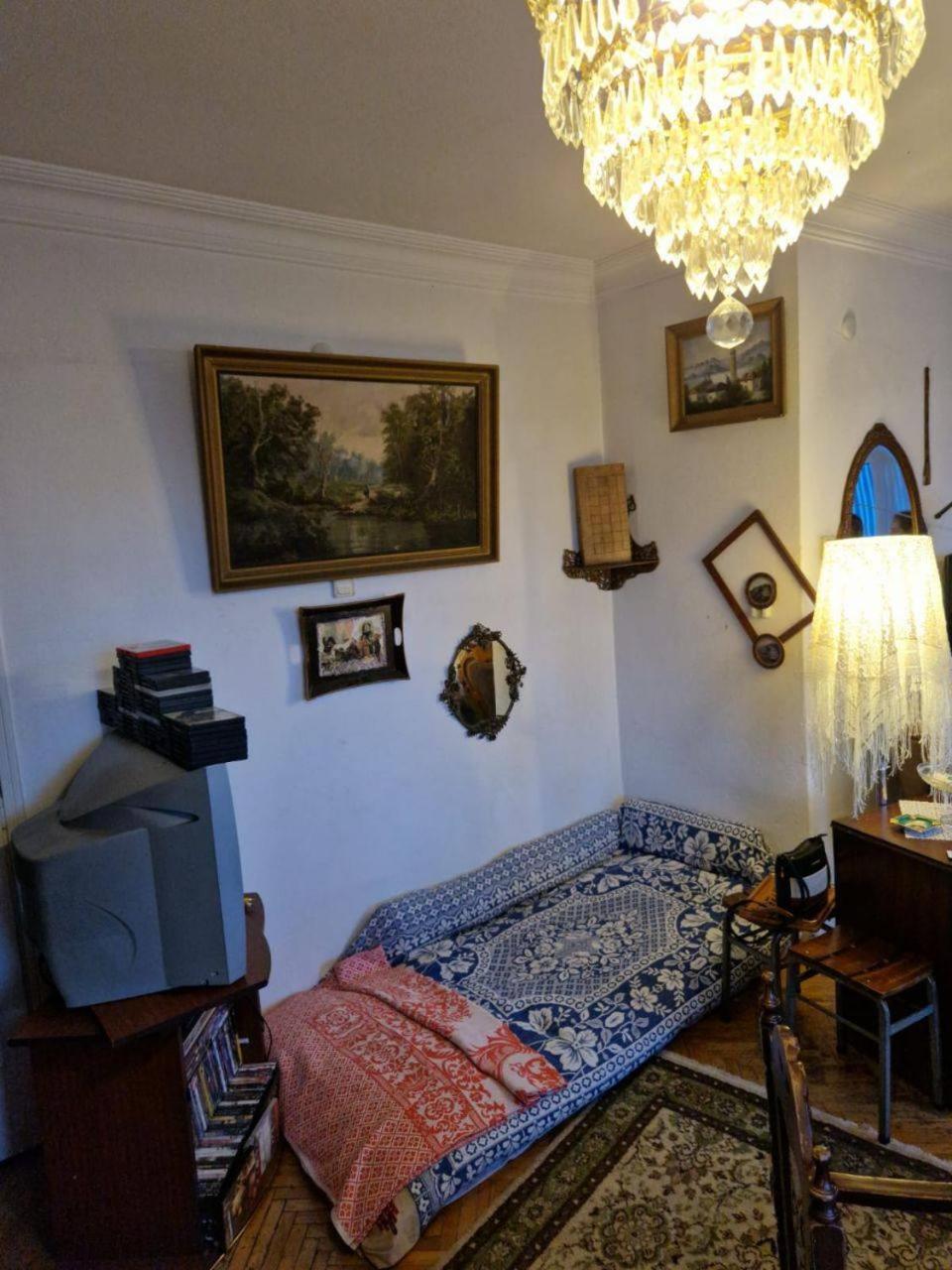- Feeling Bed & Breakfast