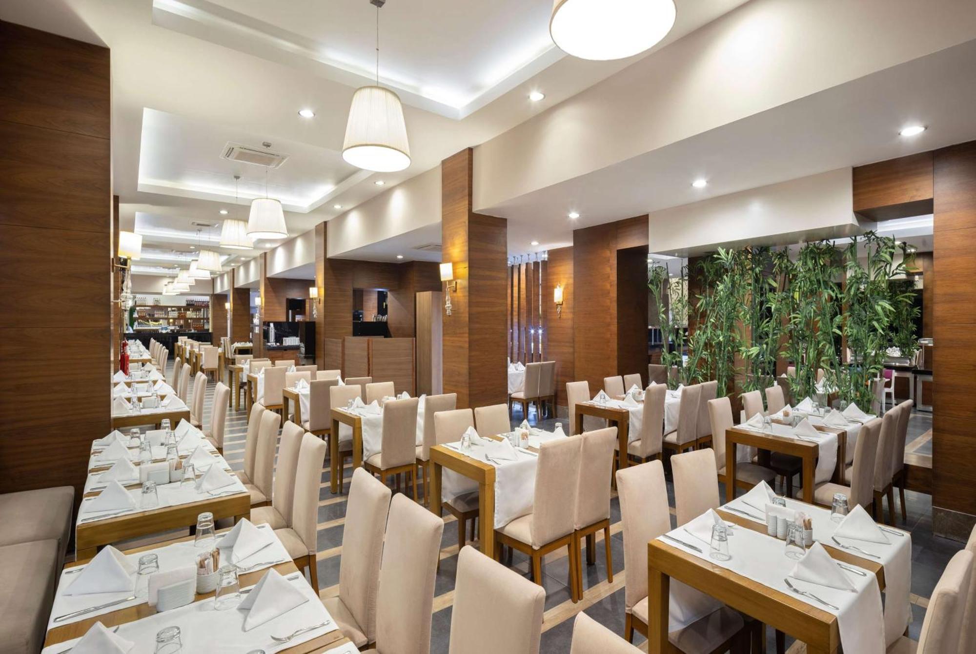 Ramada By Wyndham Lara 5*
