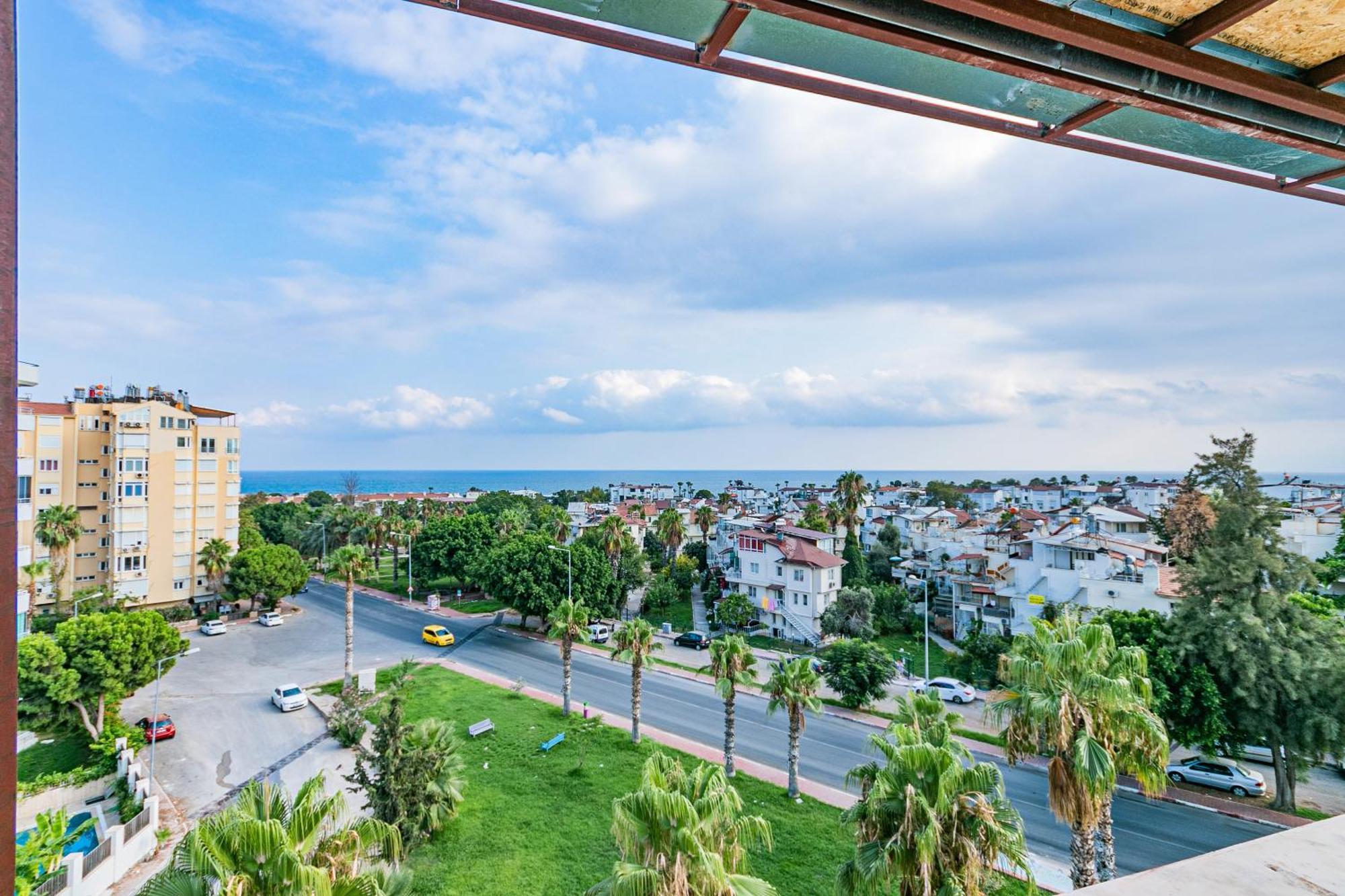 Hotel Lara World
