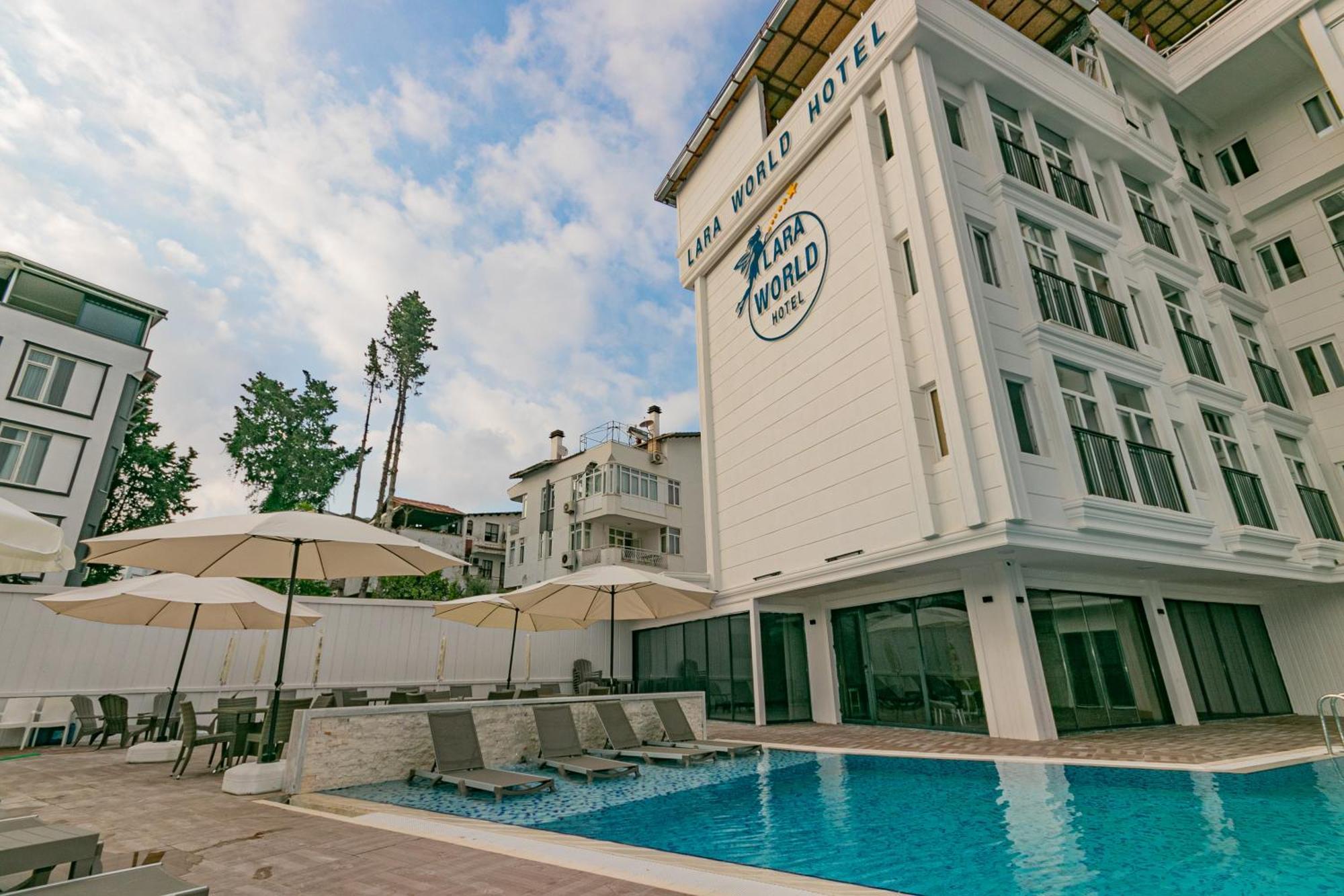 Hotel Lara World