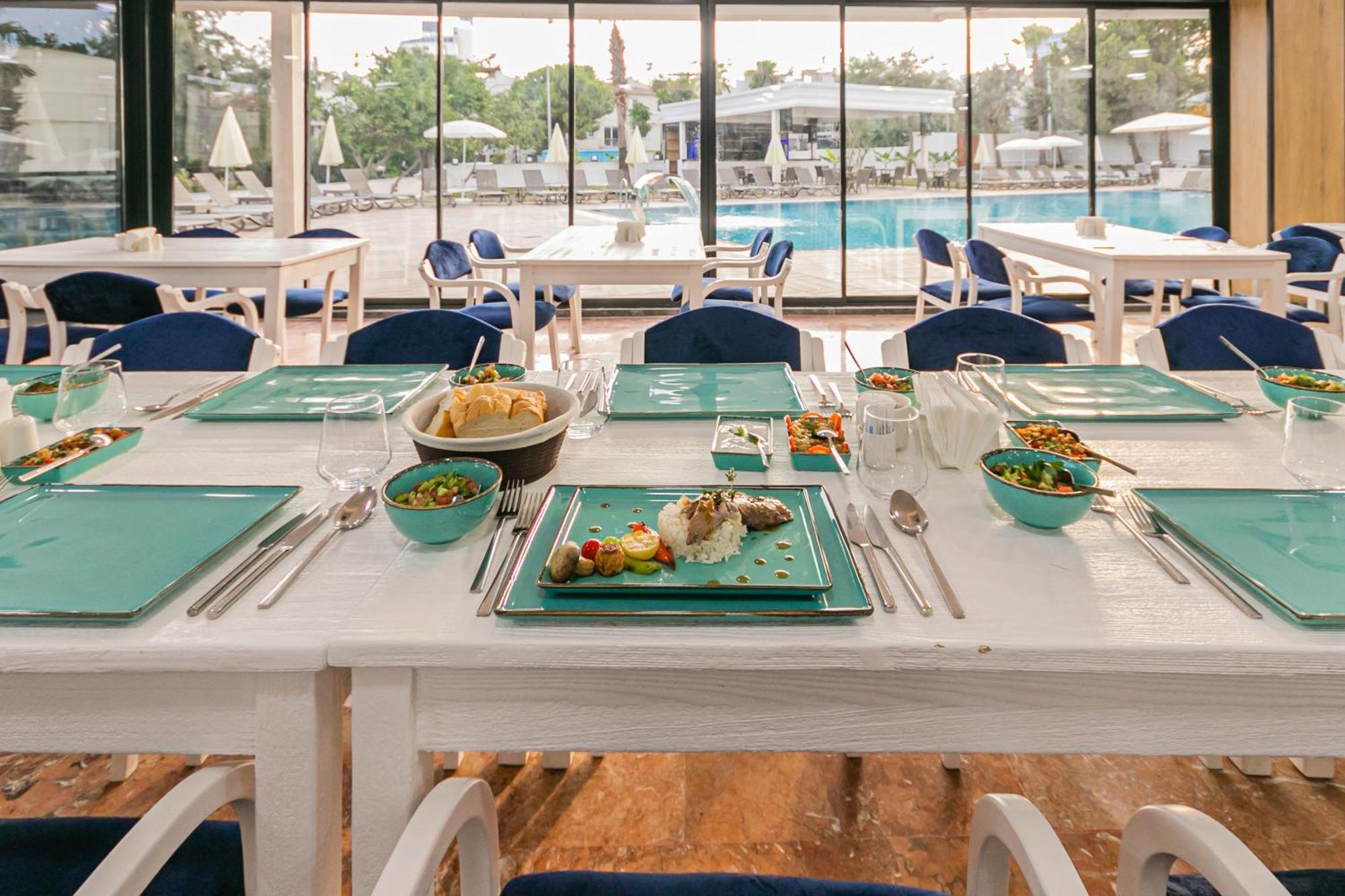 Lara World Hotel 3*