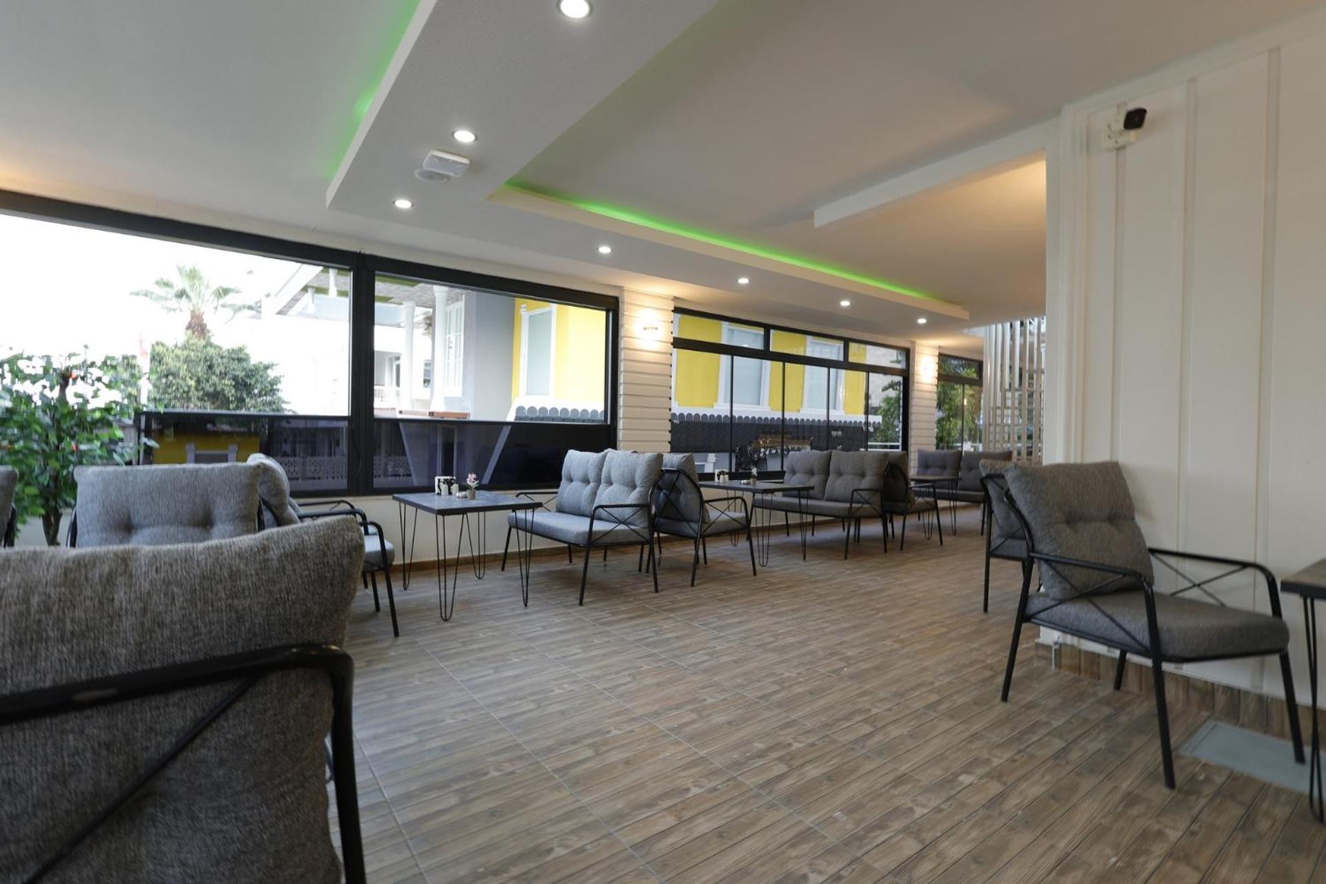 Mira Hotel