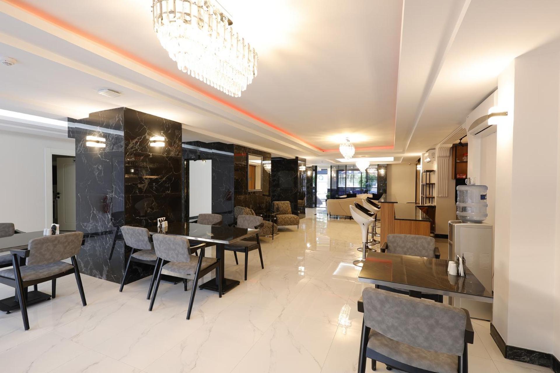 Hotel Mira