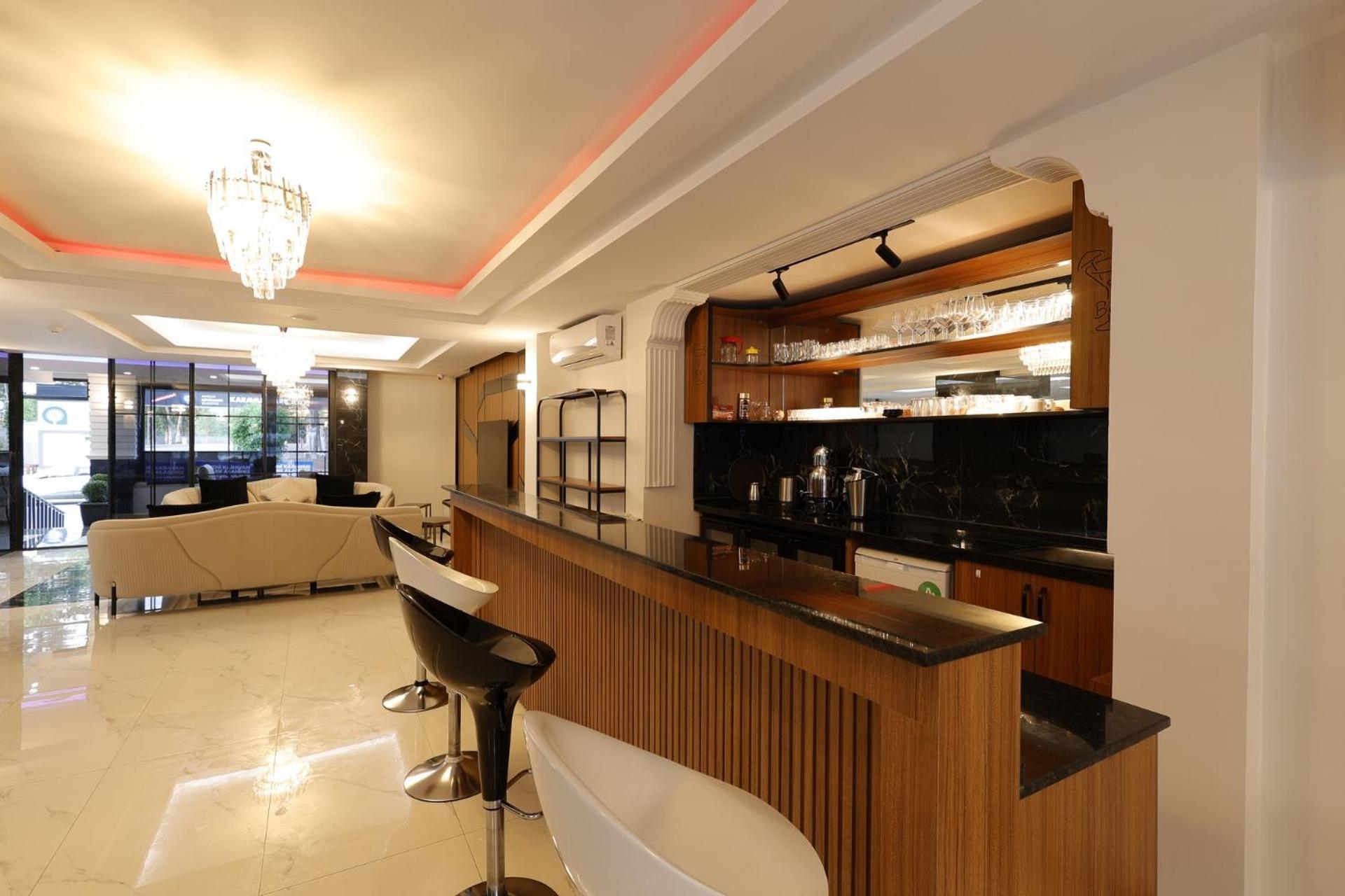 Mira Hotel