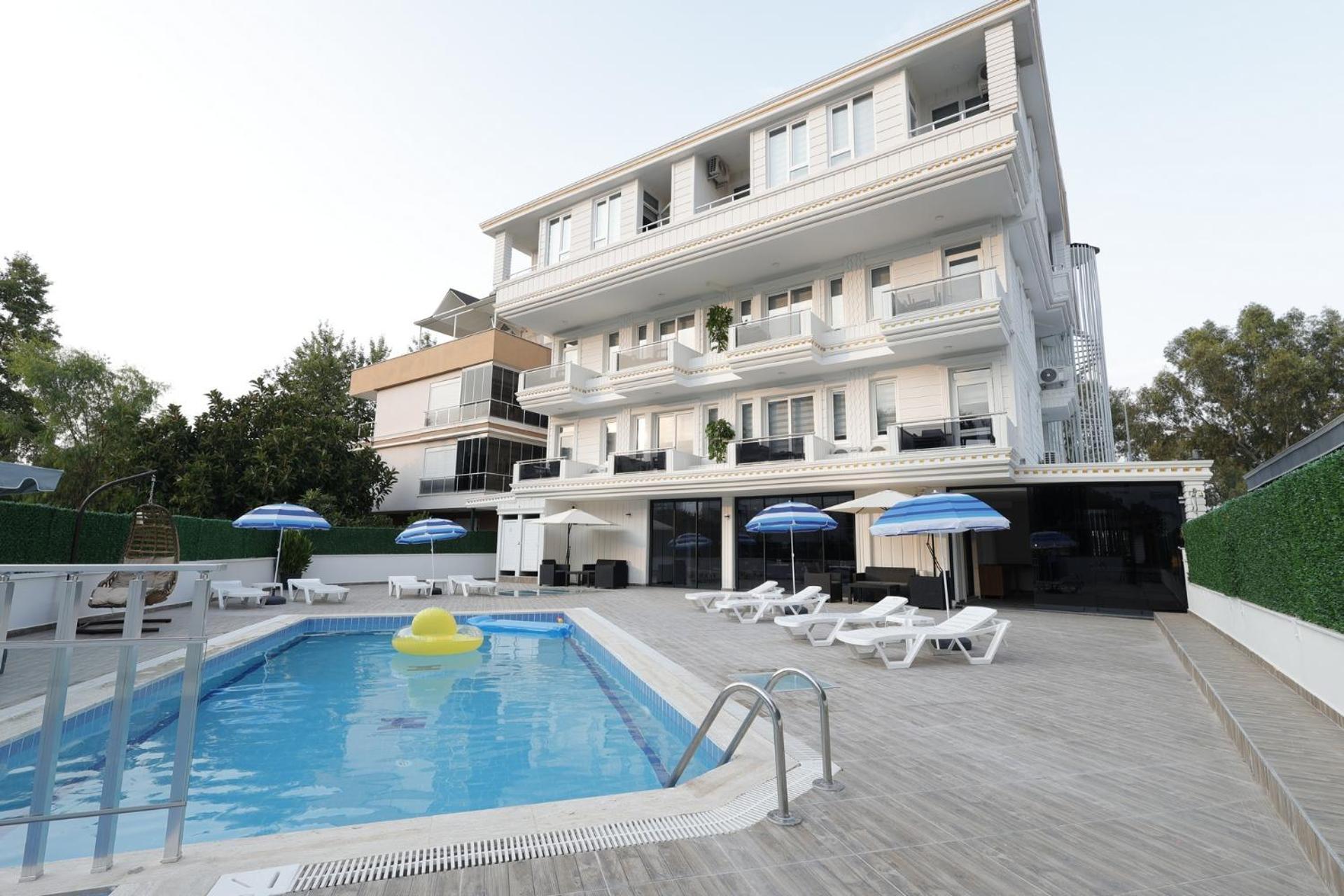 Mira Hotel