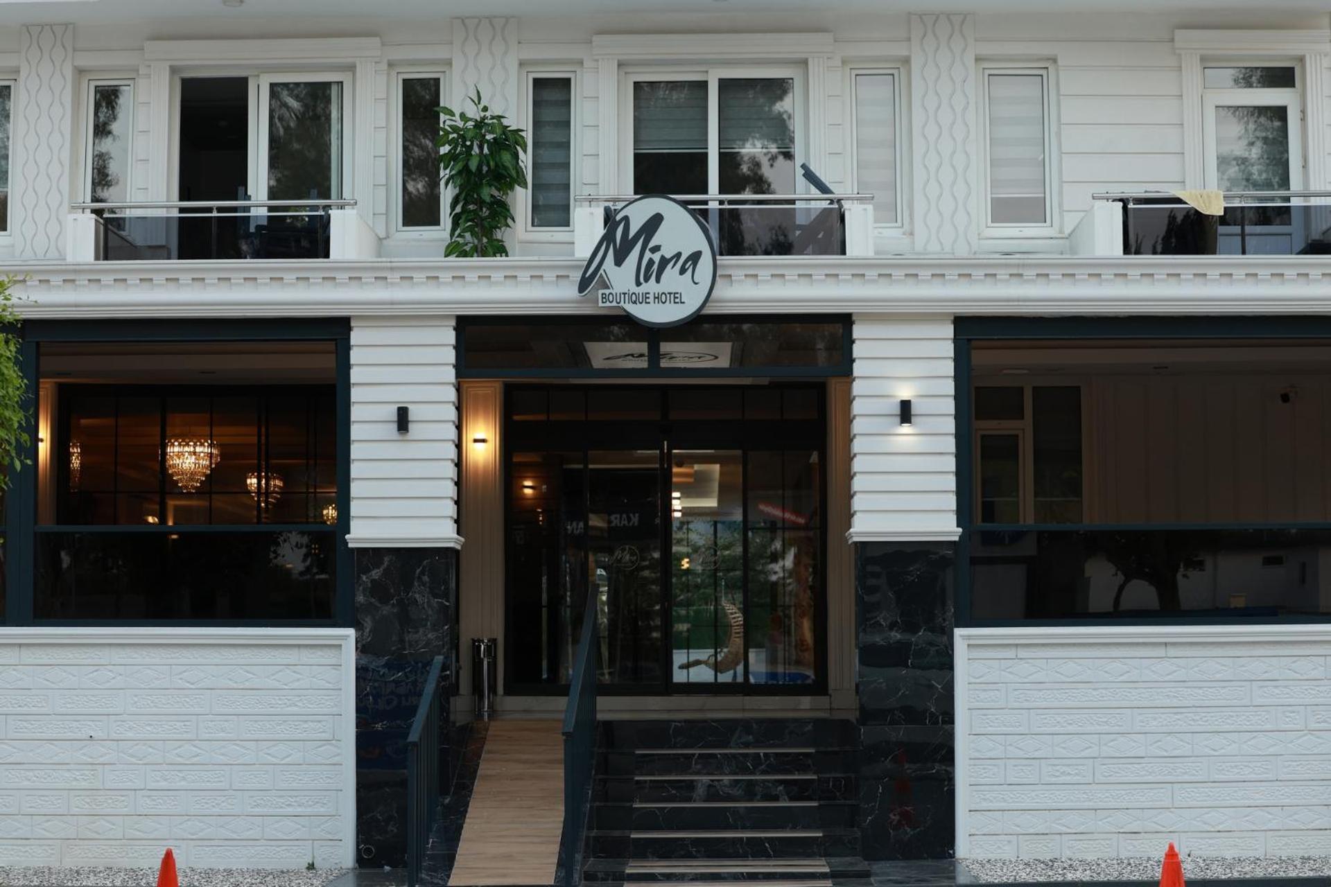 Hotel Mira