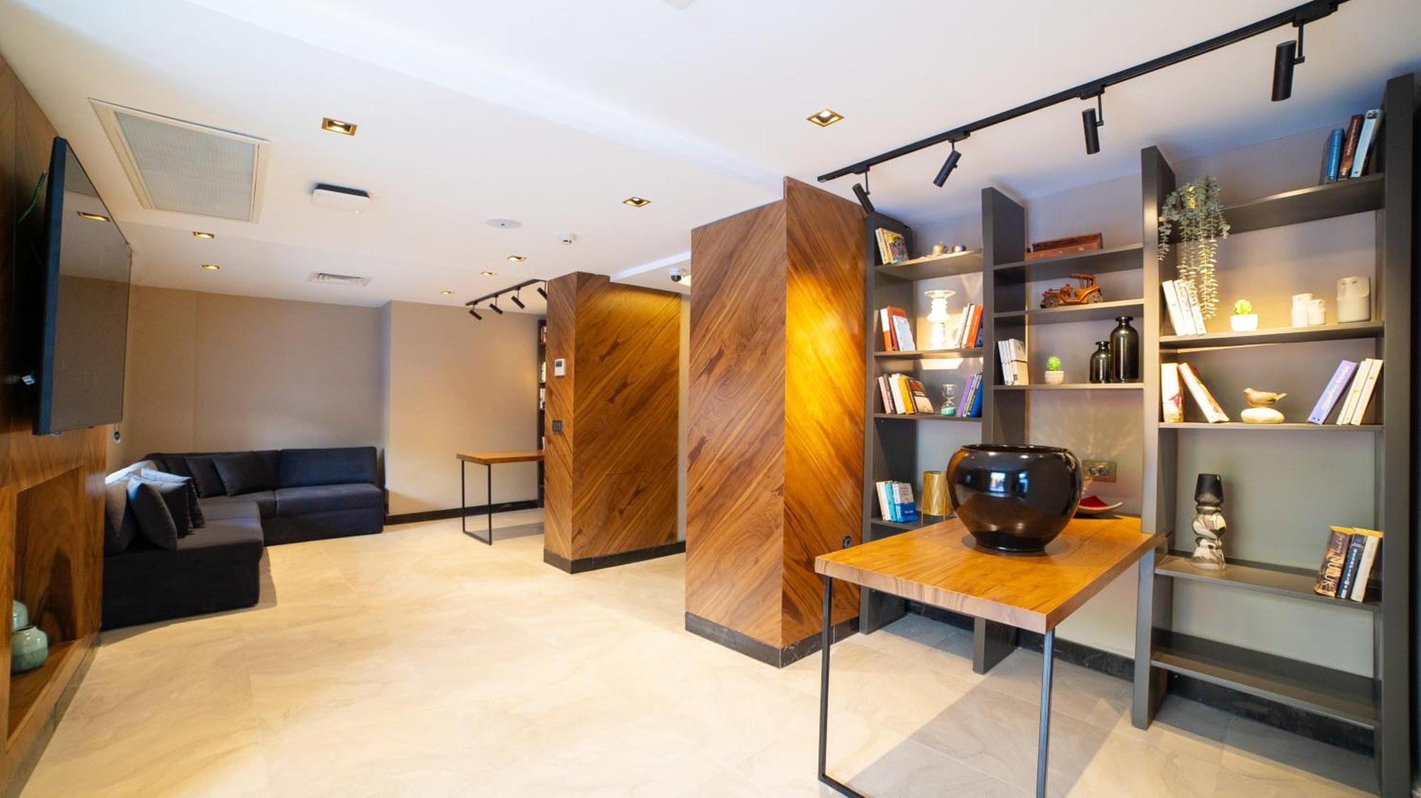 Lara Vista Suits & Spa Hotel *