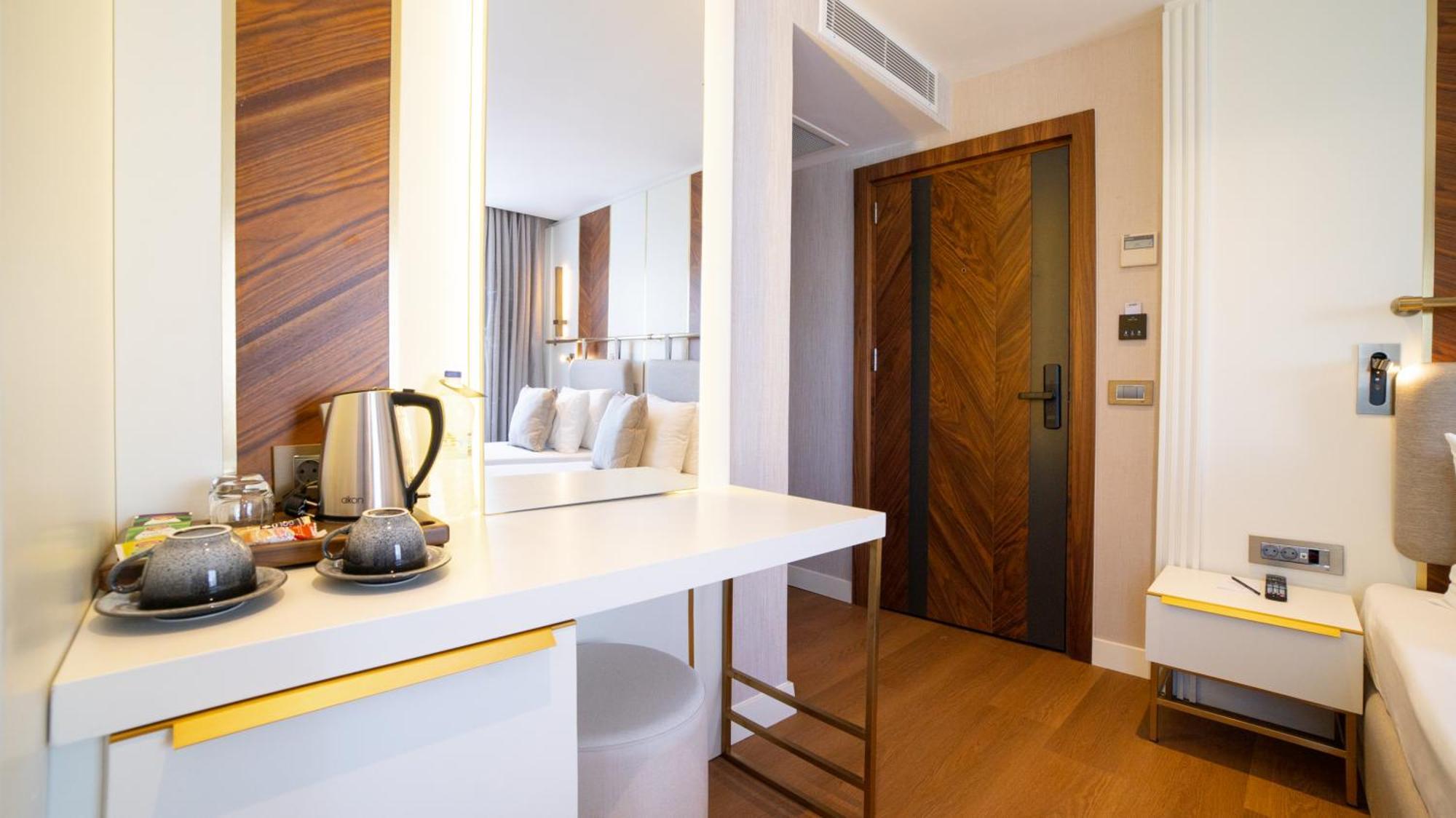 Hotel Lara Vista Suits & Spa