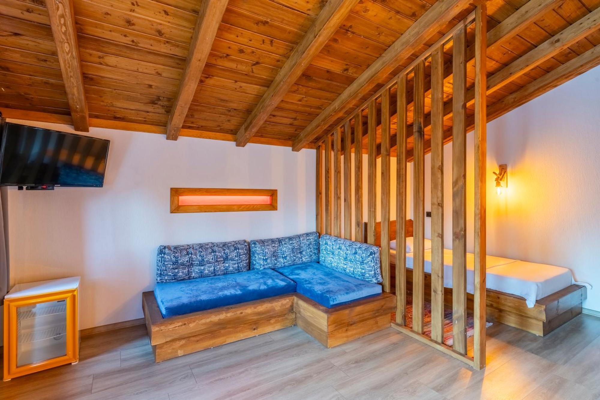 Maison Hill Otel *