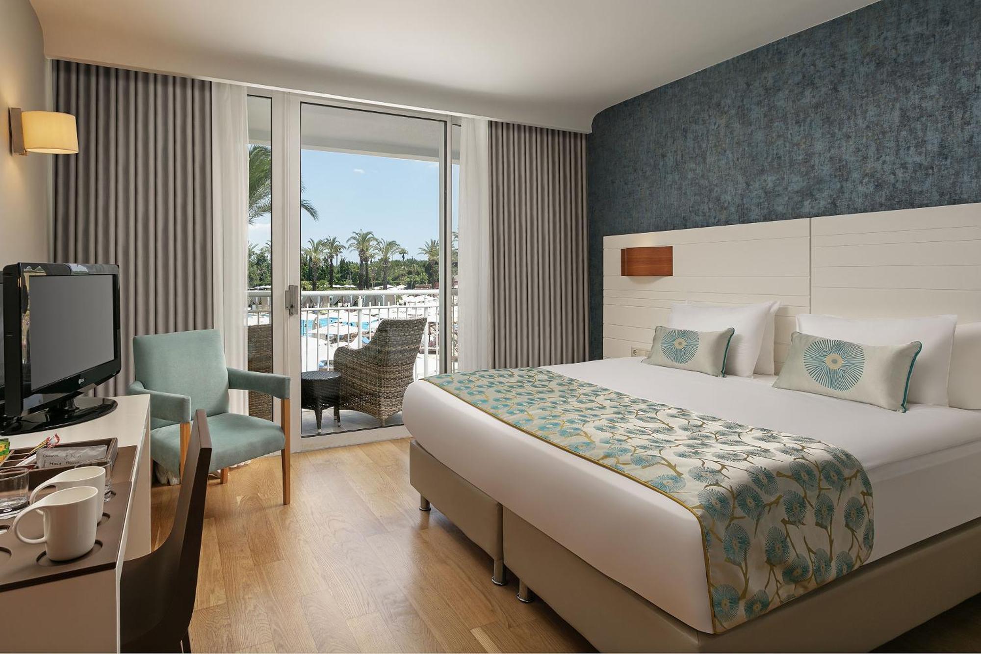 Resort Titanic Lara 5*