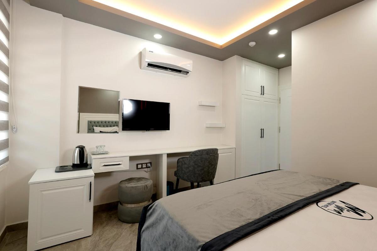 Mira Hotel