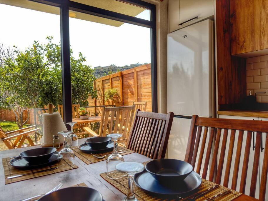 Stylish Garden Retreat, Ultimate Relaxation Holiday home