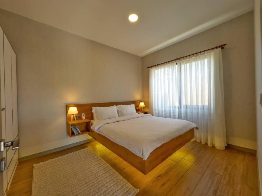 Stylish Garden Retreat, Ultimate Relaxation Tatil Evi