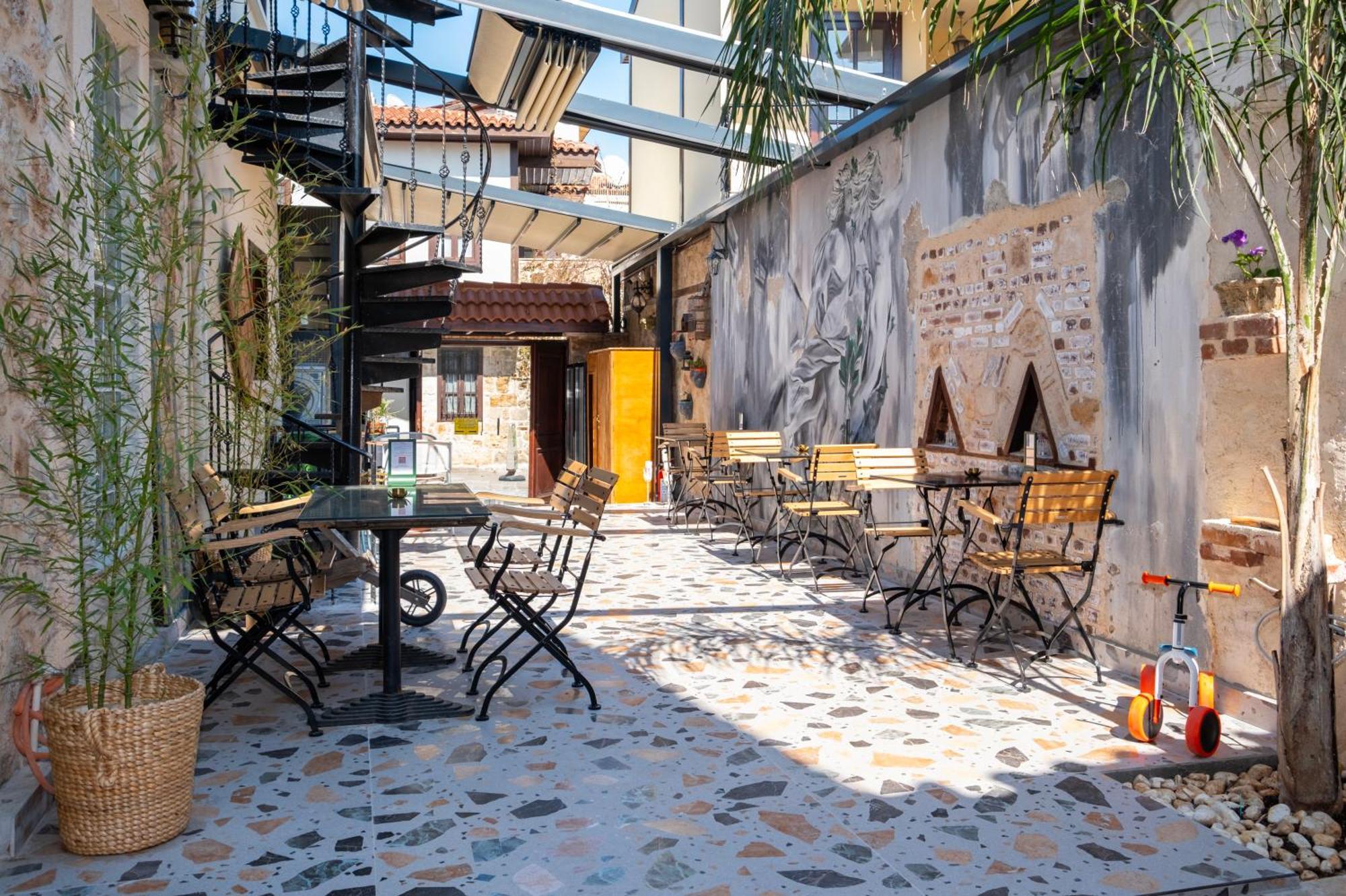 Saye ' Kaleici&oldtown'
