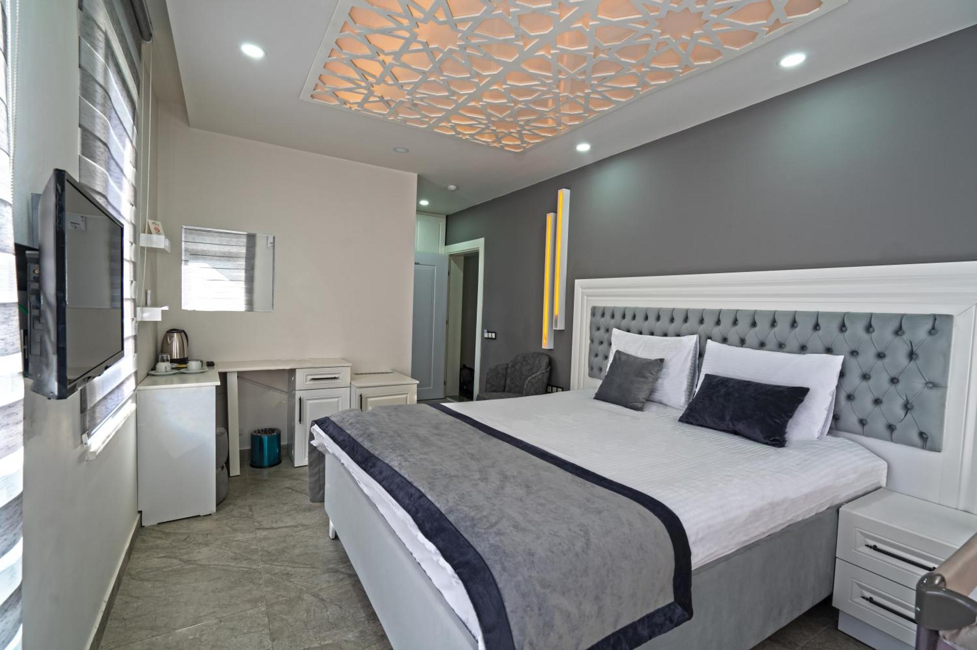 Mira Hotel