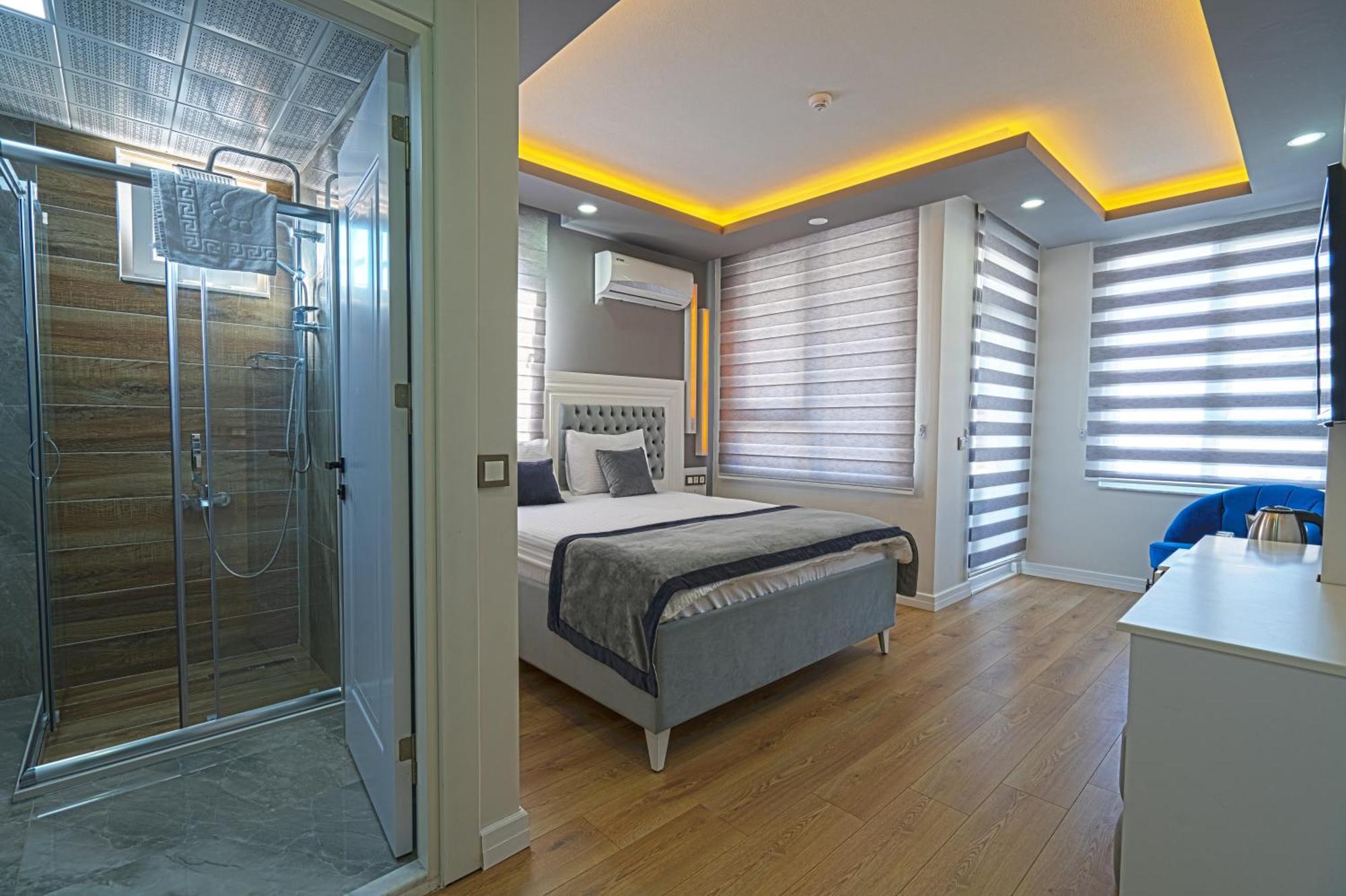 Mira Hotel *