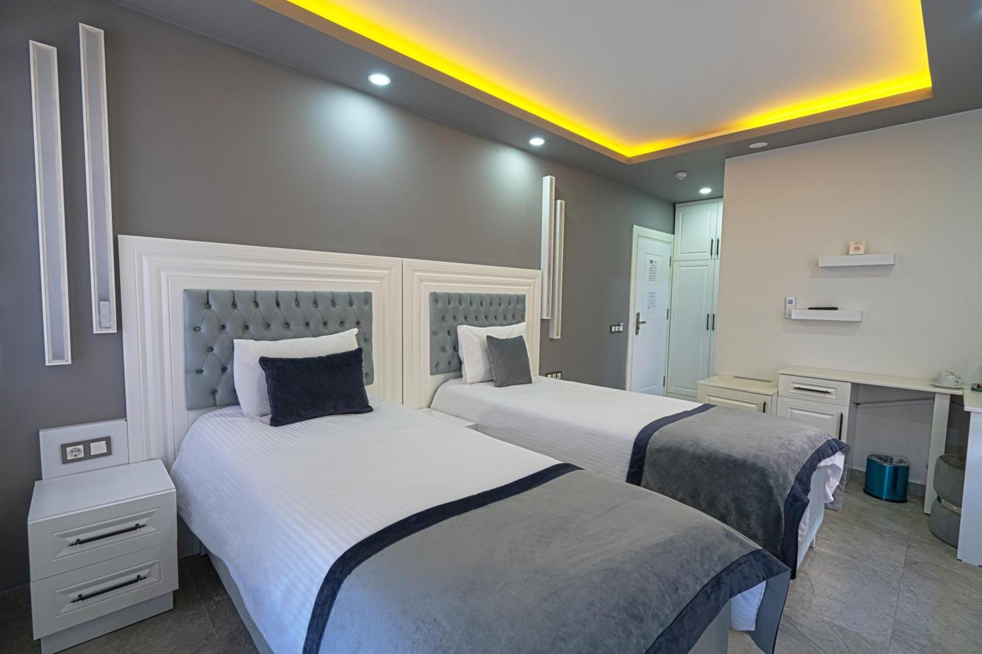 Hotel Mira