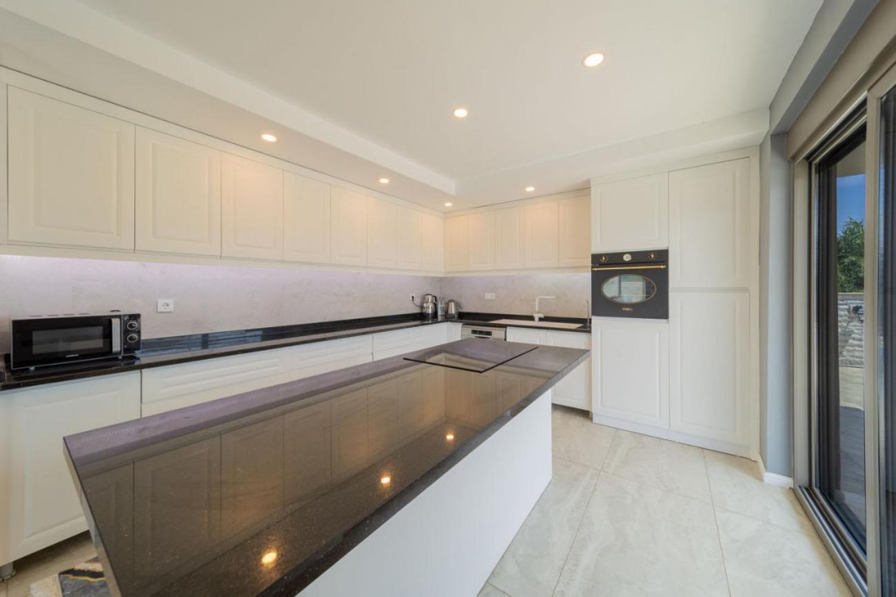 Luxury With Private Pool Close To Lara Beach Villa Antalya