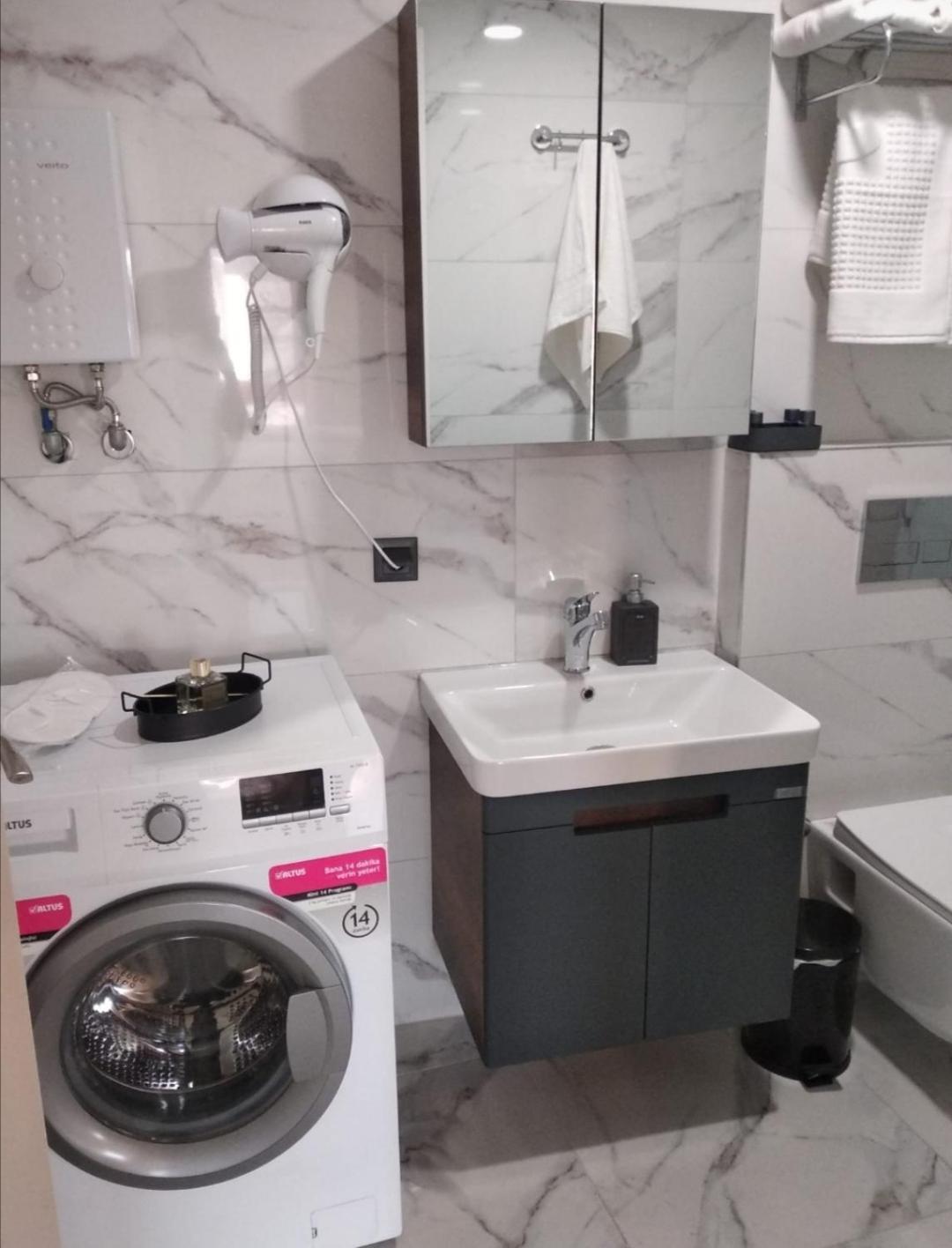 Center House Apartment