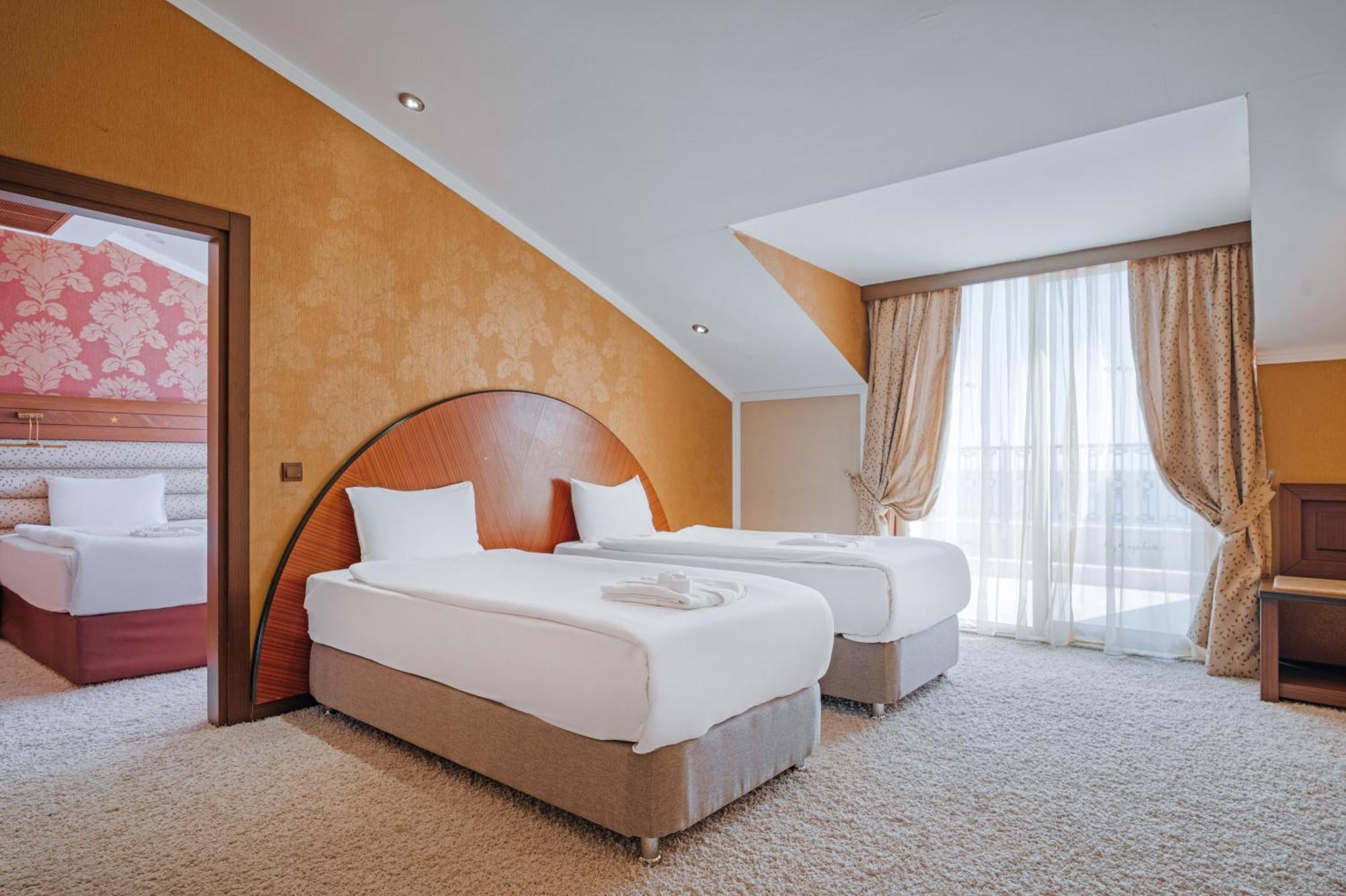 Hotel Megasaray Westbeach 5*