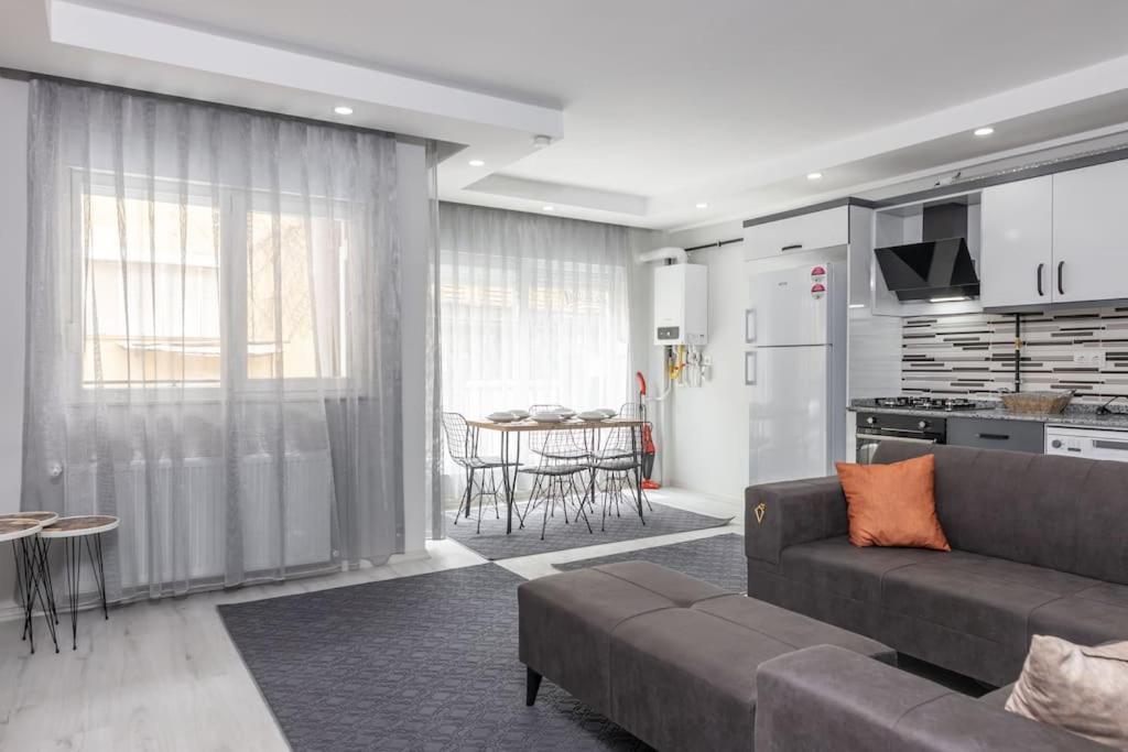 Apartment 6-sehir Merkezinde Bueyuek Modern Antalya
