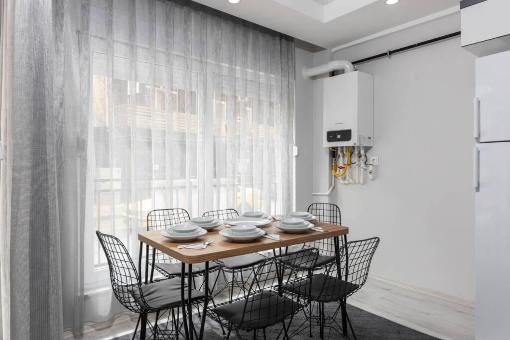 6-sehir Merkezinde Bueyuek Modern Antalya