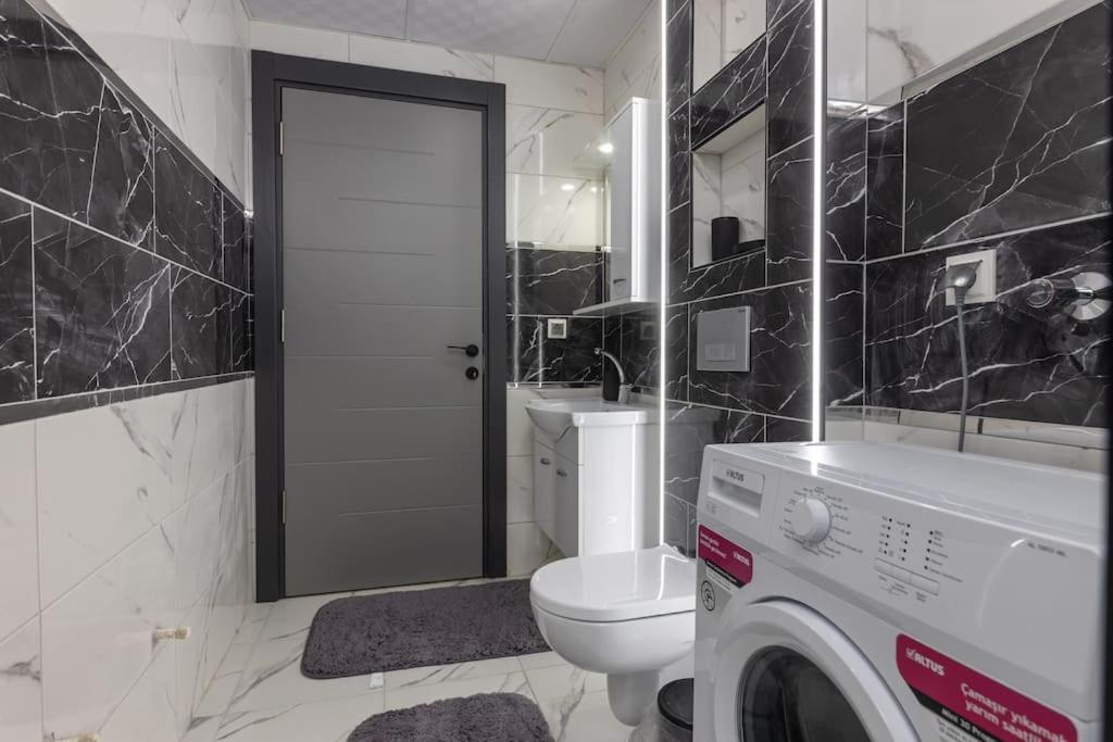 6-sehir Merkezinde Bueyuek Modern * Antalya