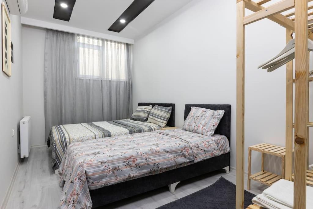 3-sehir Merkezinde Bueyuek 3 Yatak Odasi Apartment Antalya